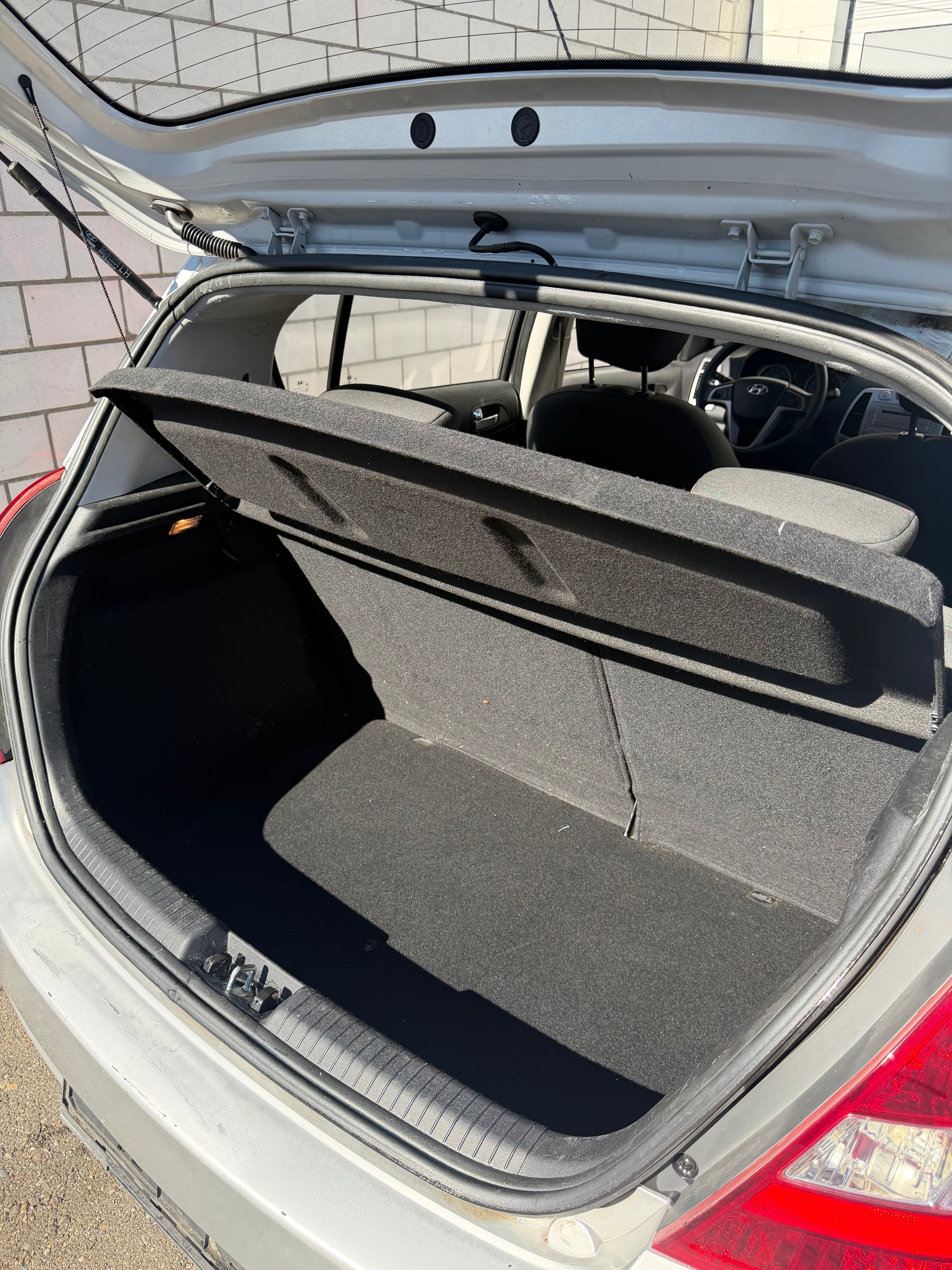 HYUNDAI i20 1.2 Comfort-image-18