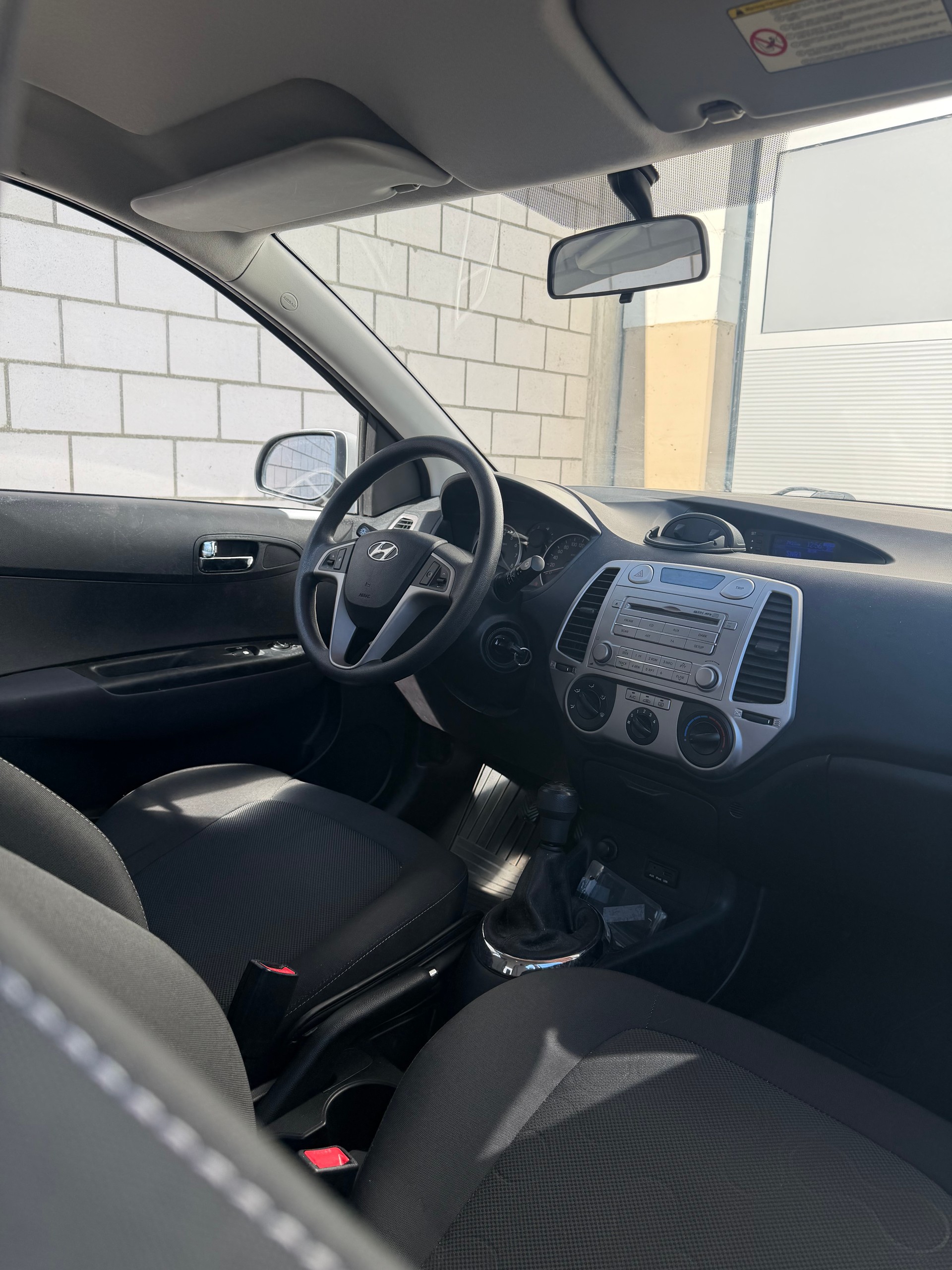 HYUNDAI i20 1.2 Comfort-image-11