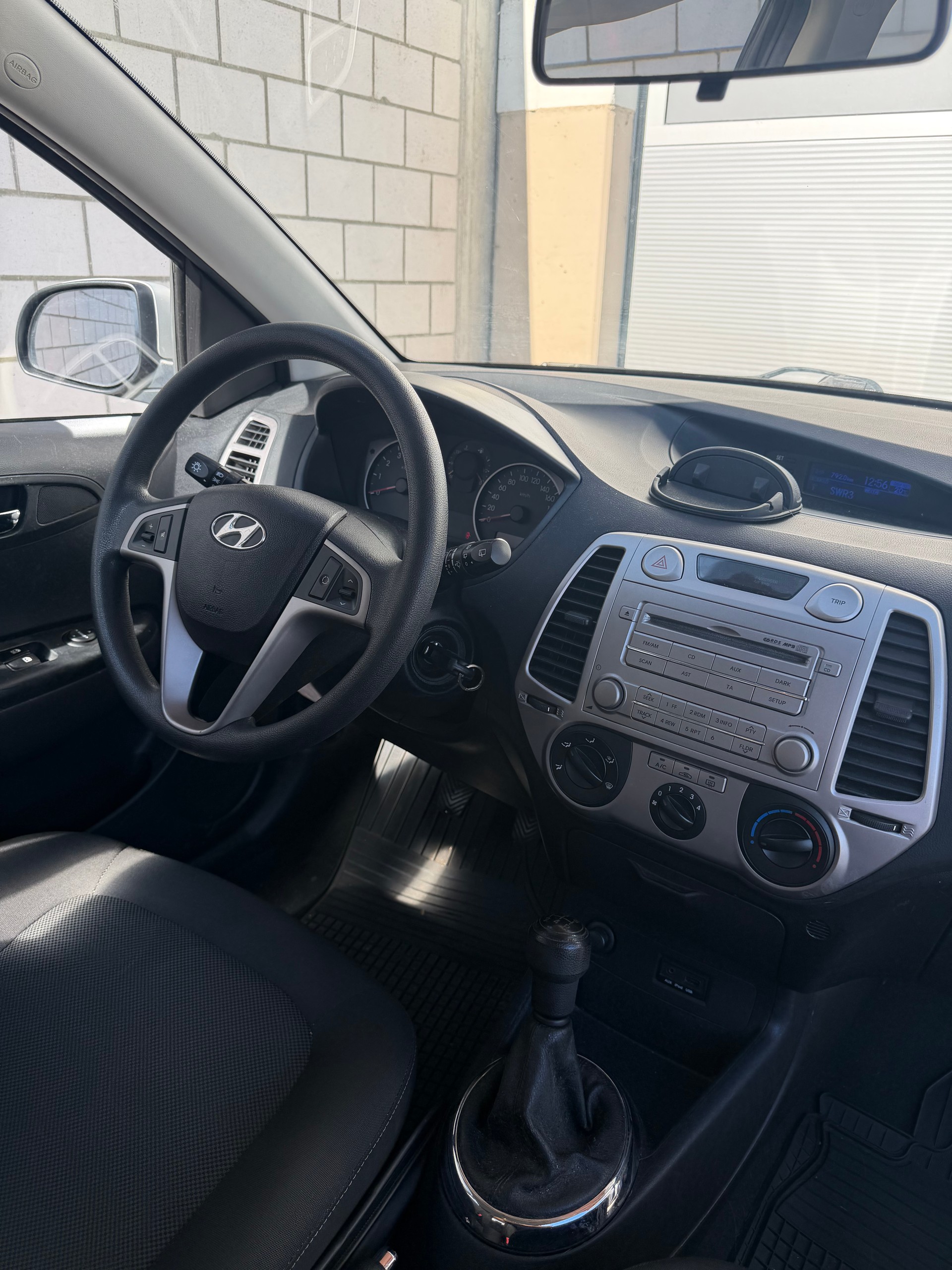 HYUNDAI i20 1.2 Comfort-image-12