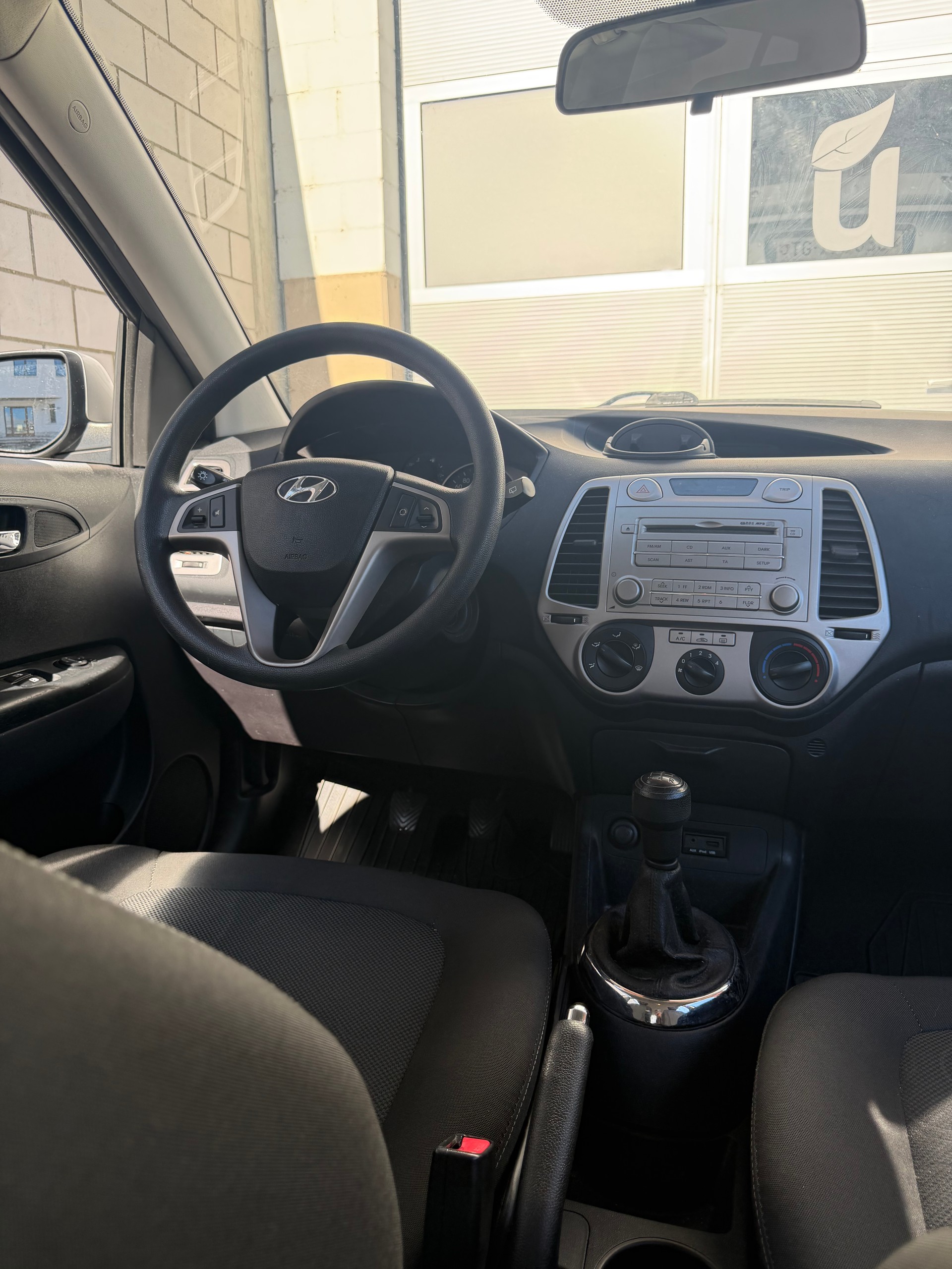 HYUNDAI i20 1.2 Comfort-image-16