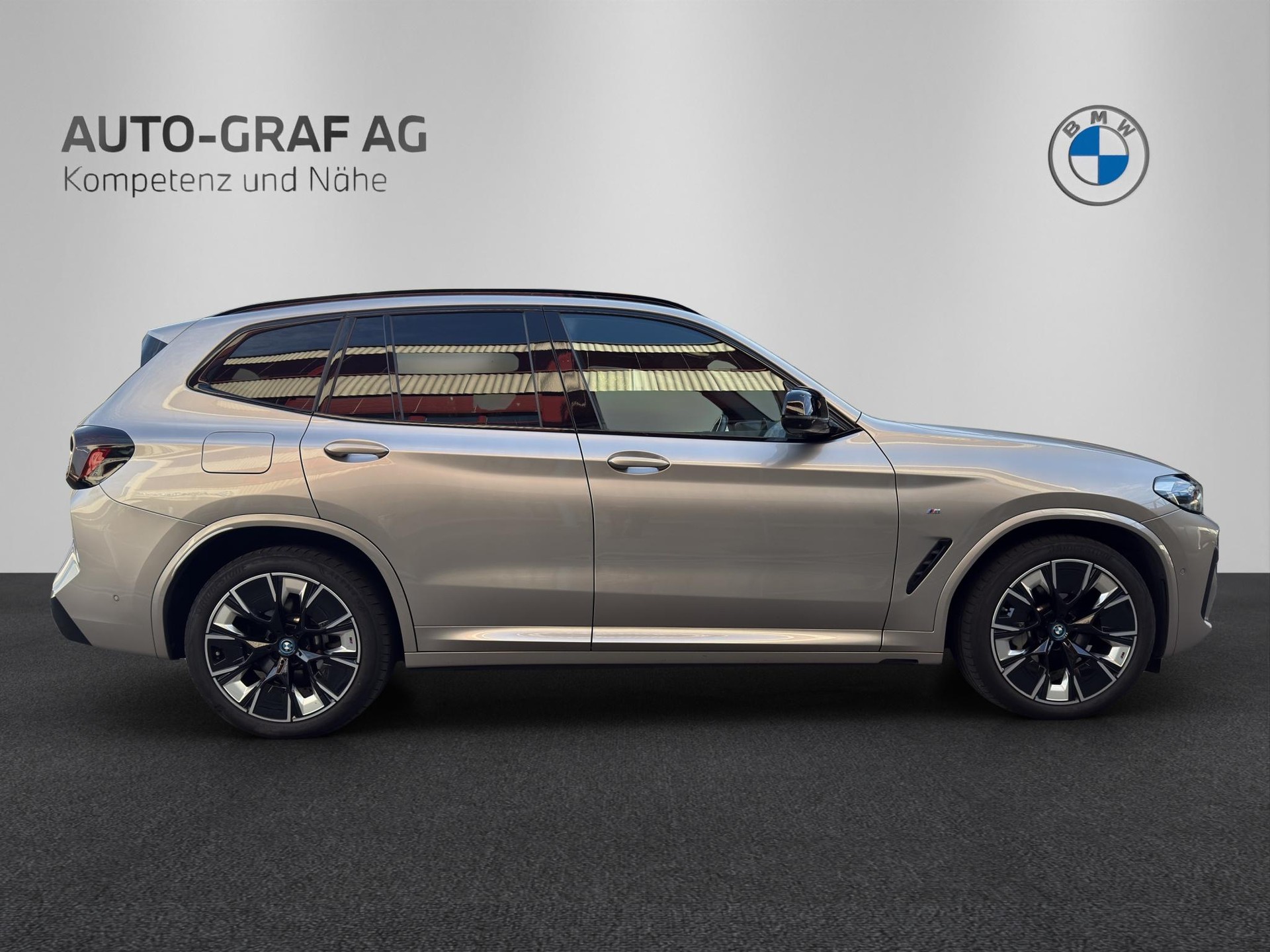 BMW iX3 M Sport IMPRESSIVE G08-image-5