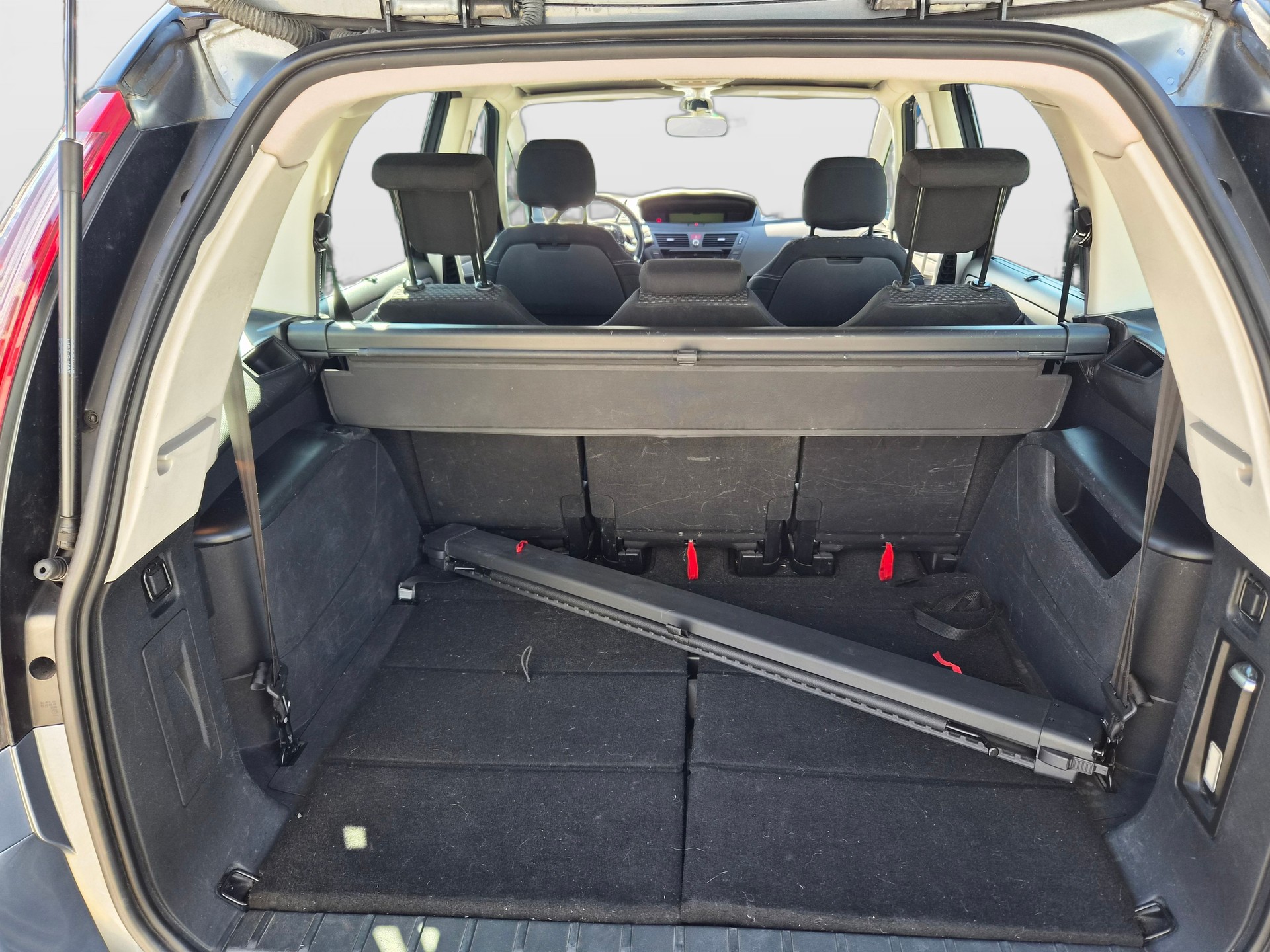 CITROEN Grand C4 Picasso 2.0 HDI Dynamique+ Automatic-image-10