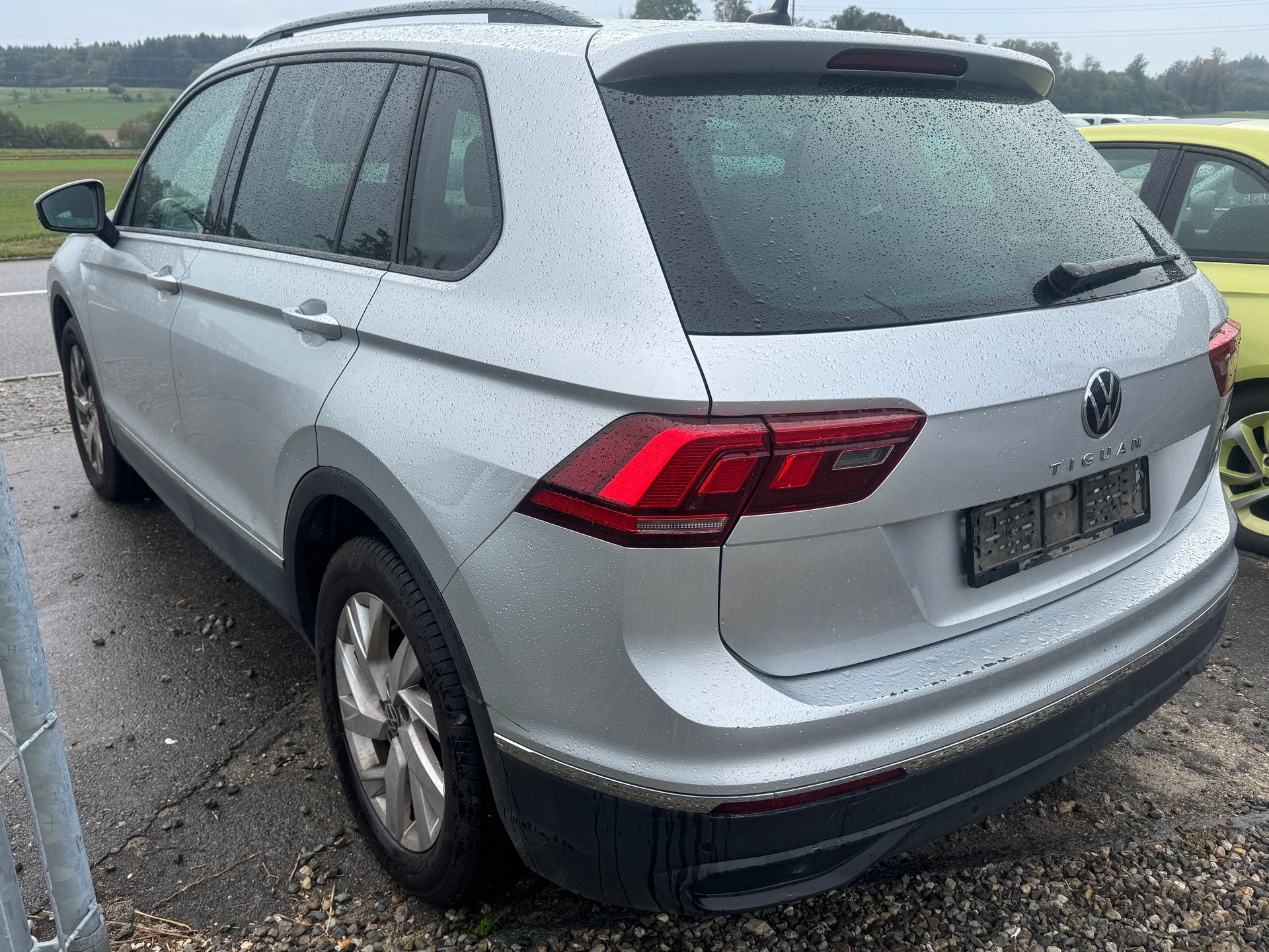 VW Tiguan 2.0 TDI SCR Life 4Motion DSG-image-4