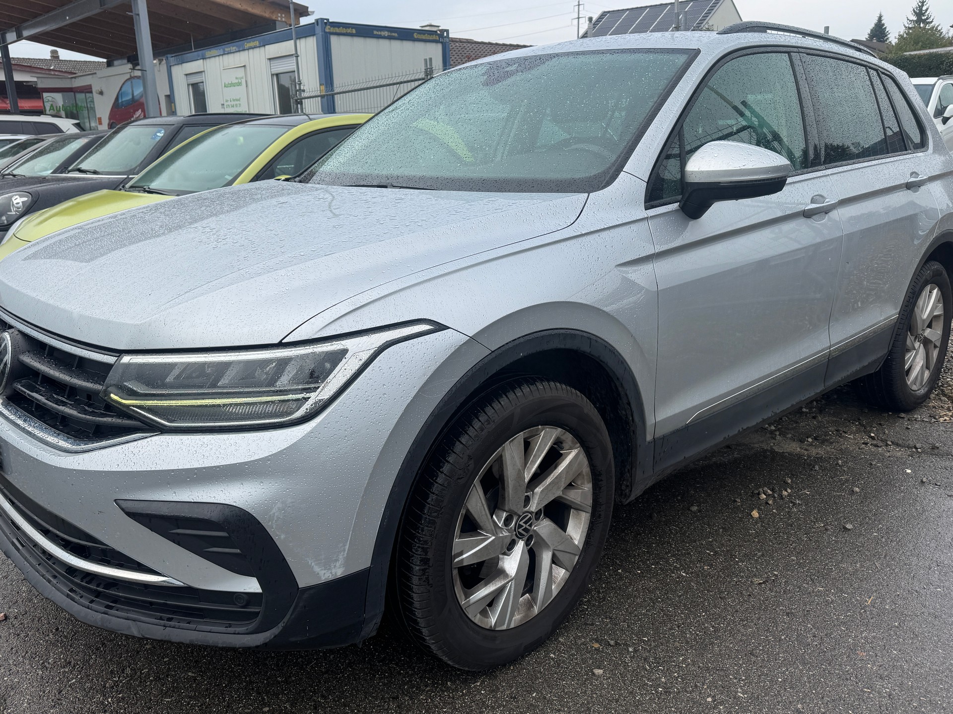VW Tiguan 2.0 TDI SCR Life 4Motion DSG-image-2