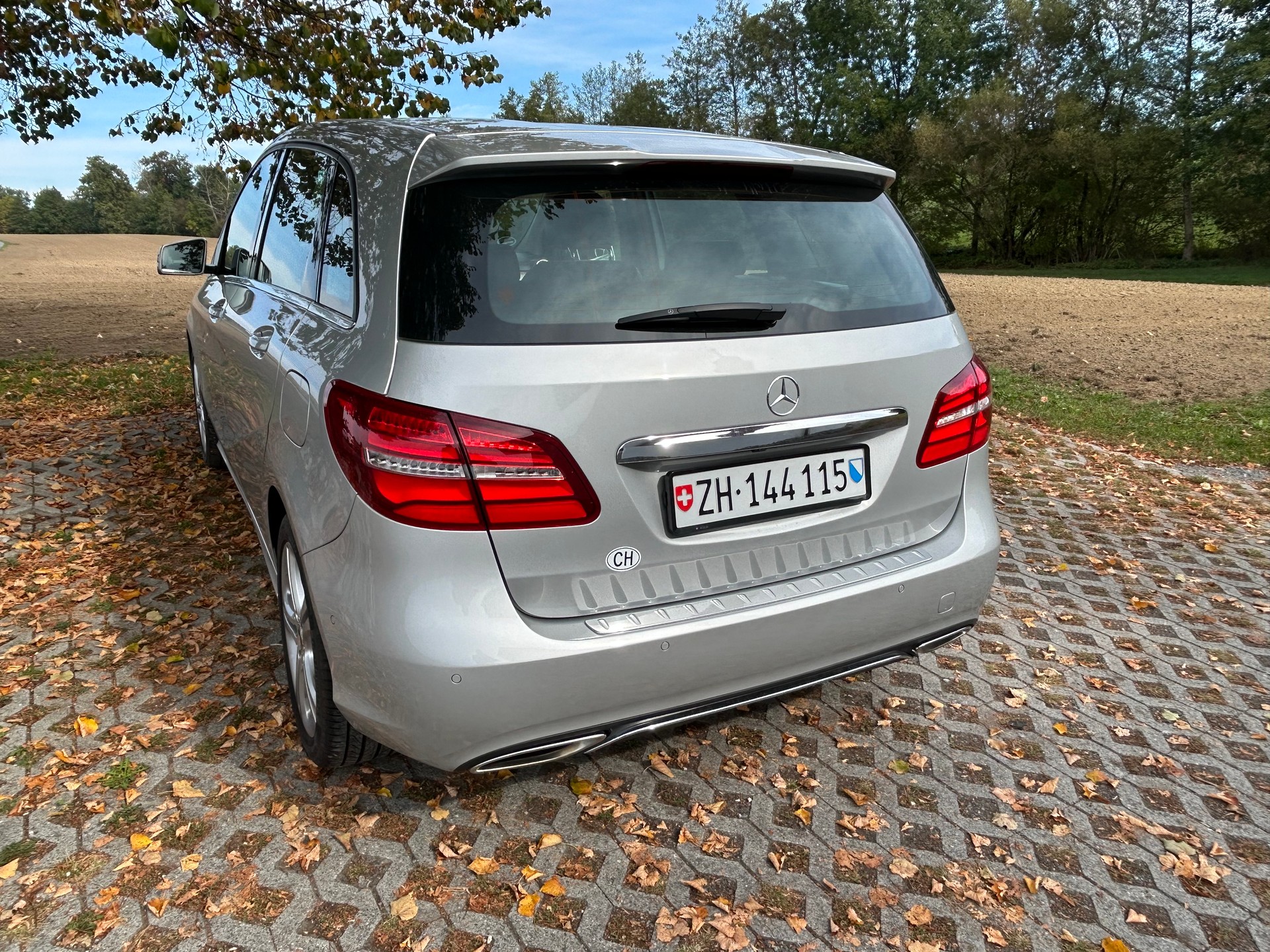MERCEDES-BENZ B 180 Urban-image-1