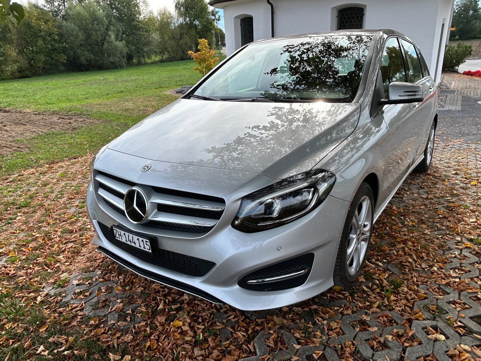 MERCEDES-BENZ B 180 Urban-image-2