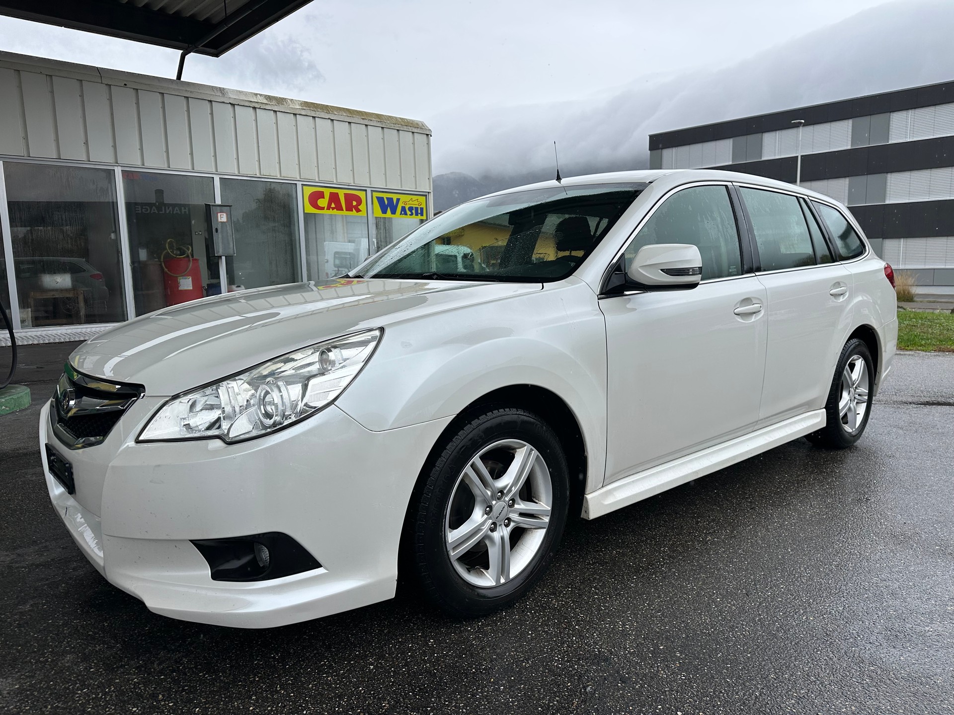 SUBARU Legacy 2.0i Swiss AWD Lineartronic
