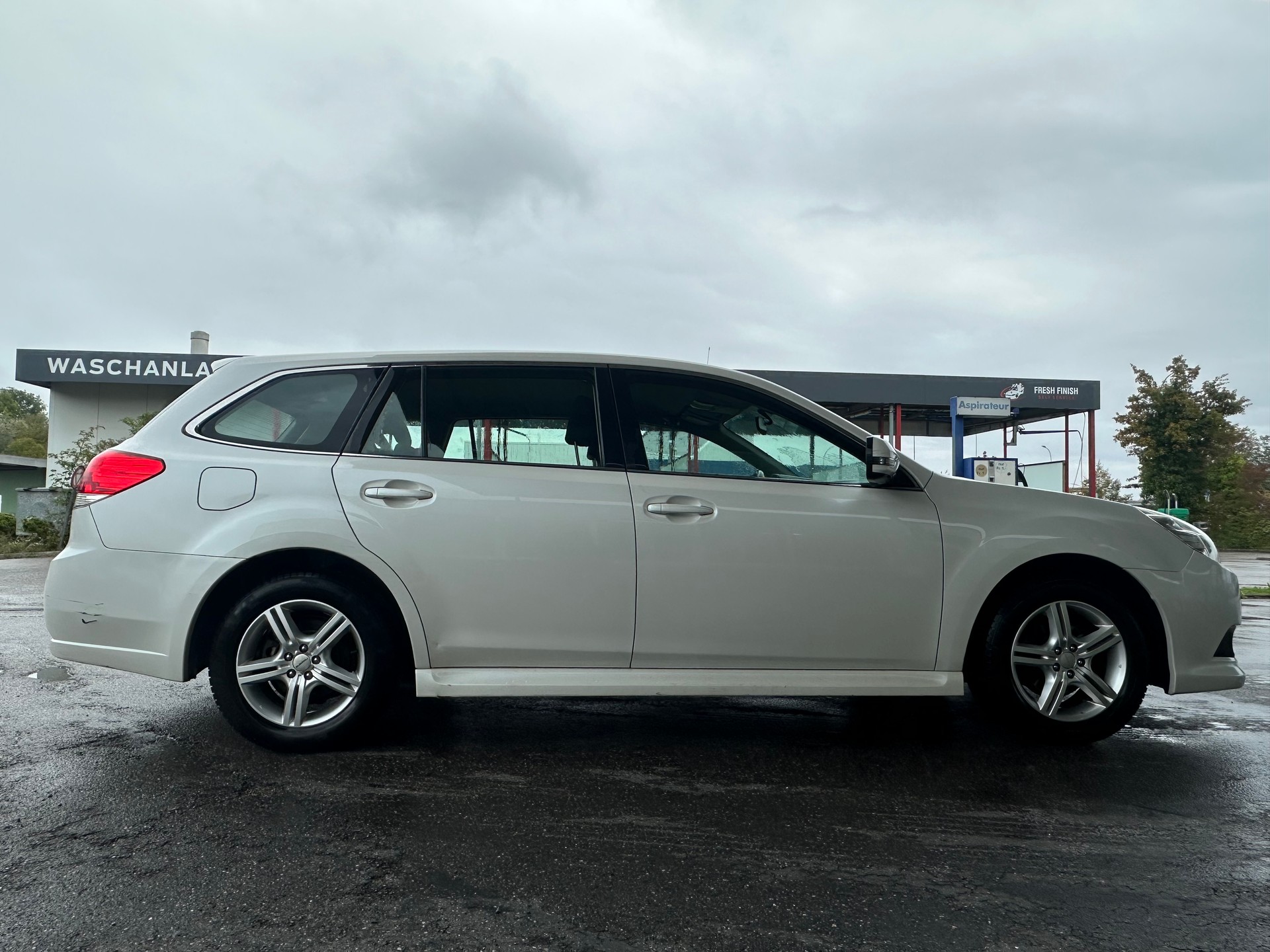 SUBARU Legacy 2.0i Swiss AWD Lineartronic-image-5