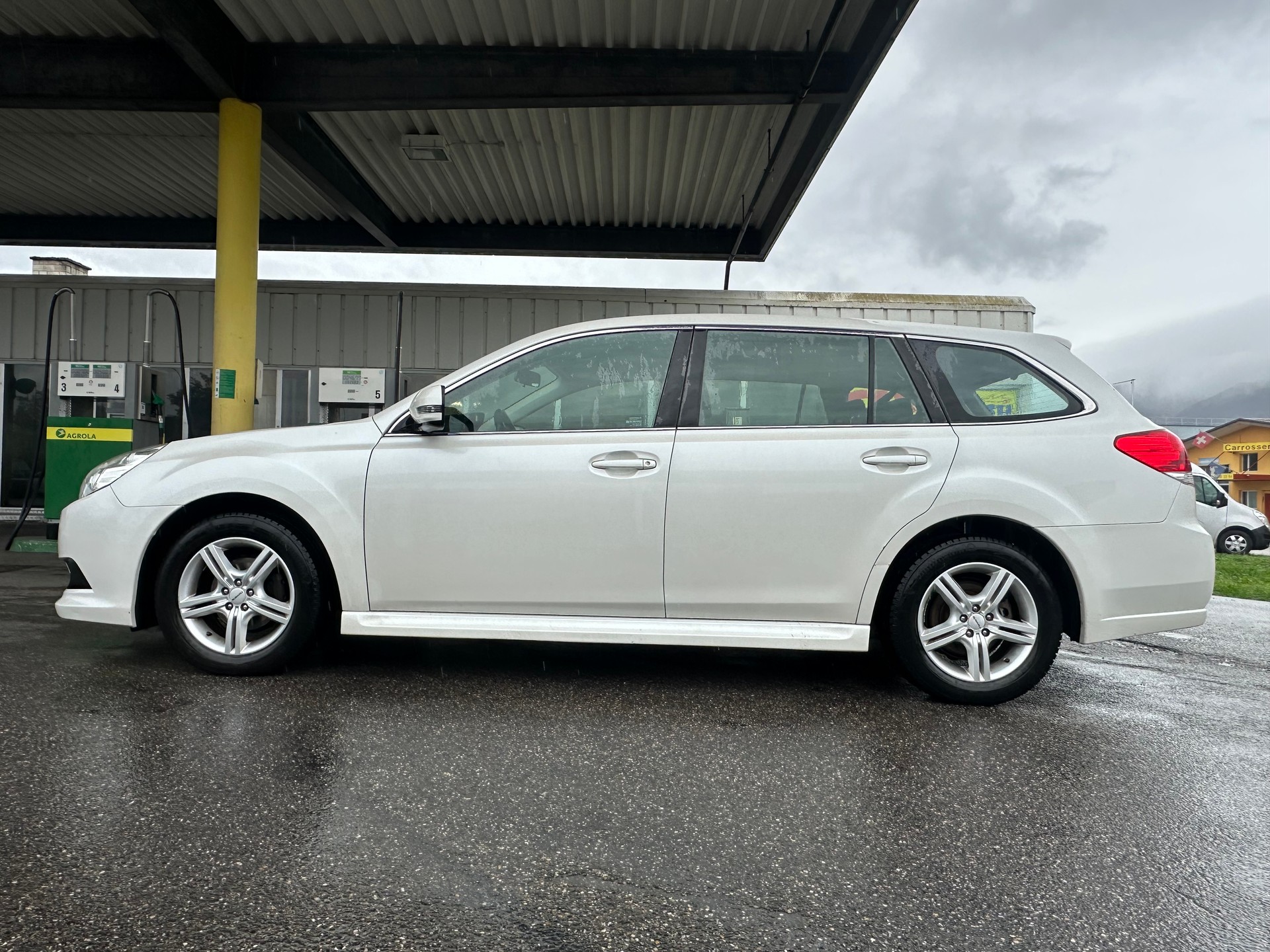 SUBARU Legacy 2.0i Swiss AWD Lineartronic-image-1