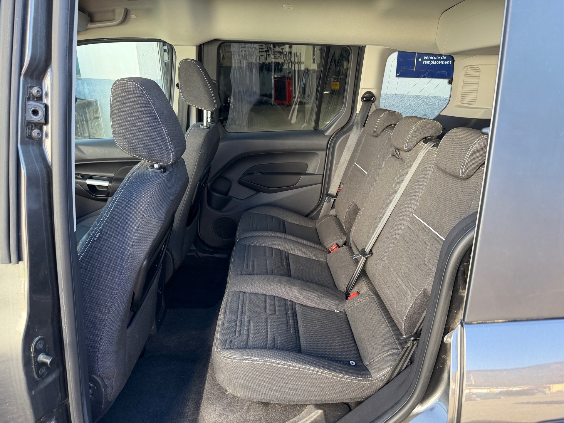 FORD Tourneo Connect 1.0 SCTi Titanium-image-7