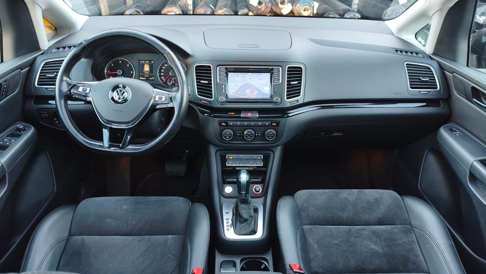 VW Sharan 2.0 TDI BMT Comfortline DSG-image-7