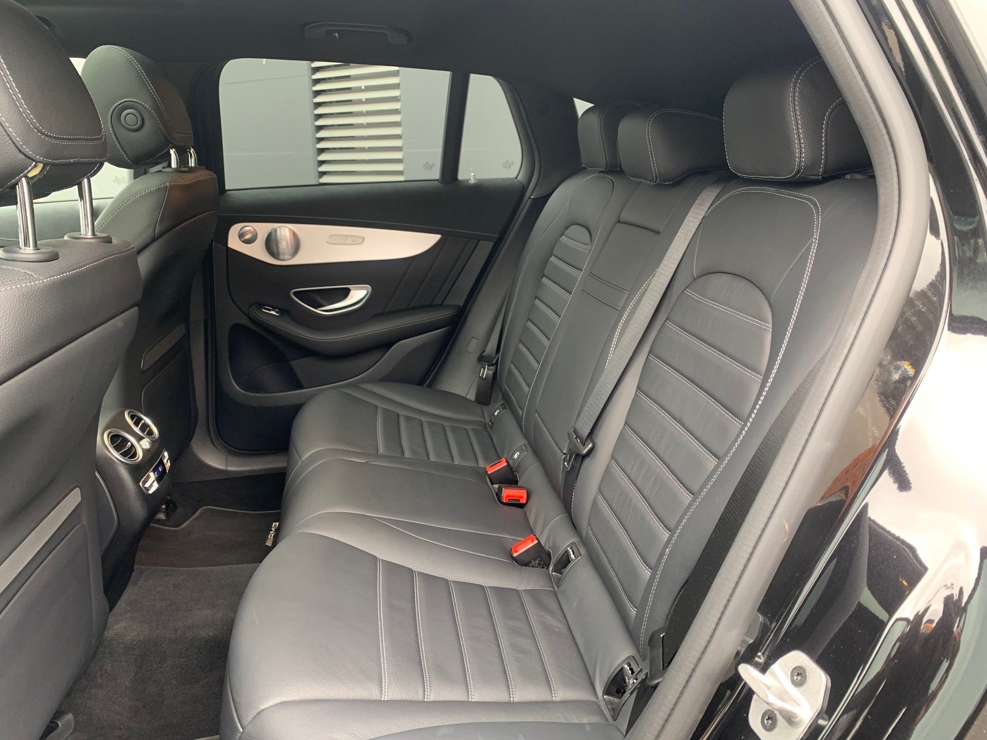 MERCEDES-BENZ EQC 400 AMG Line 4Matic-image-5