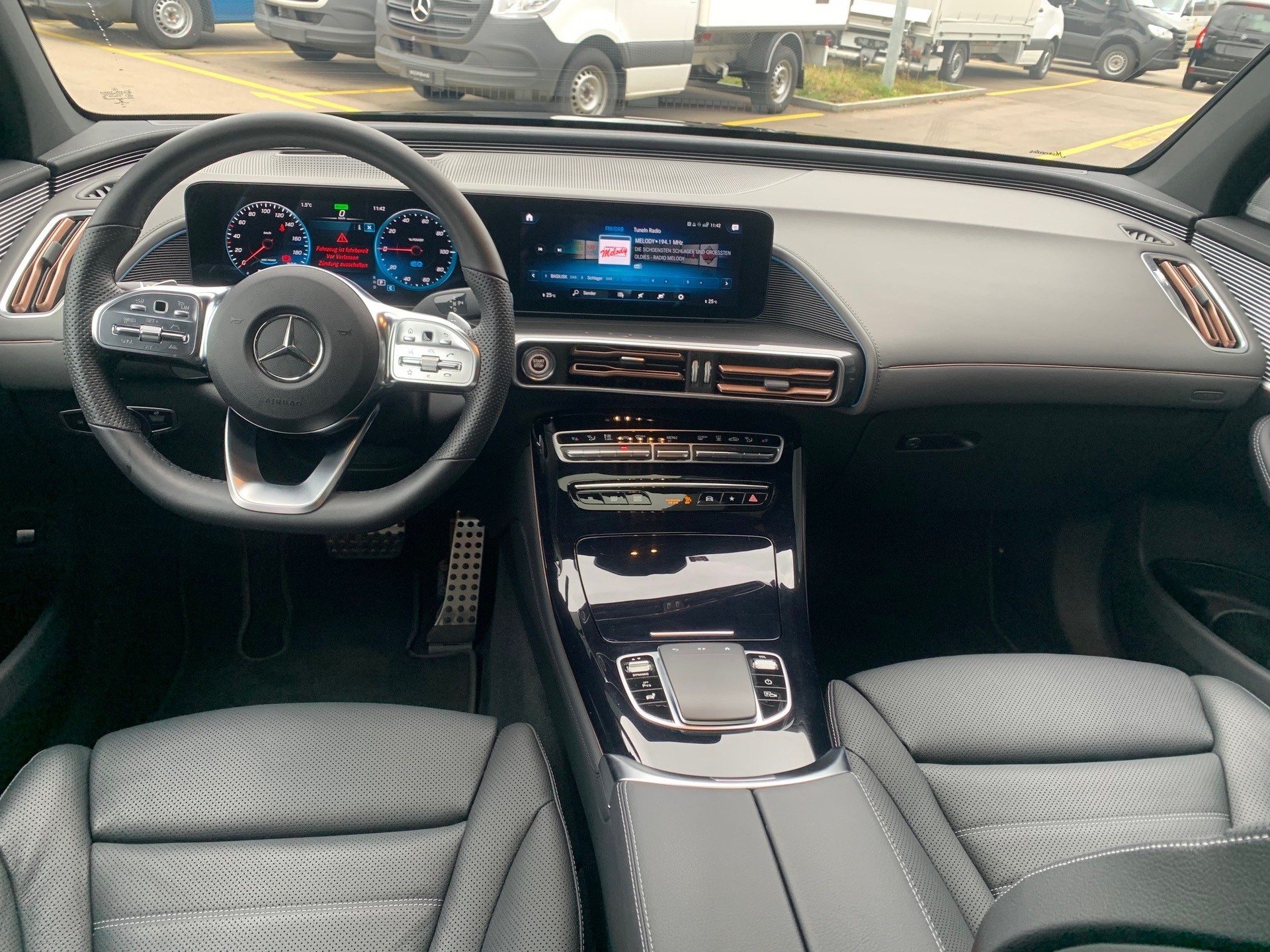 MERCEDES-BENZ EQC 400 AMG Line 4Matic-image-7