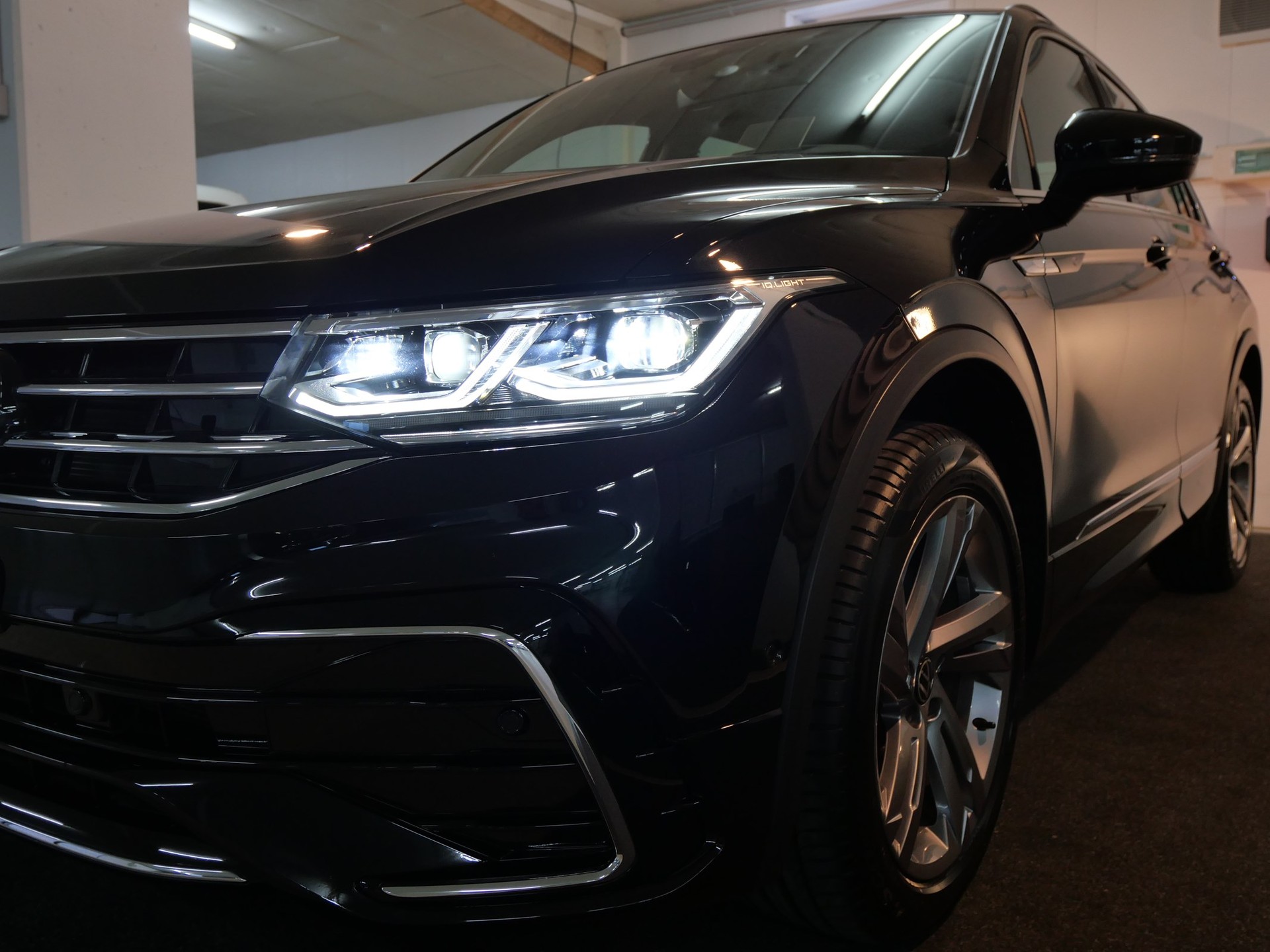 VW Tiguan 2.0TSI R-Line 4Motion DSG-image-0