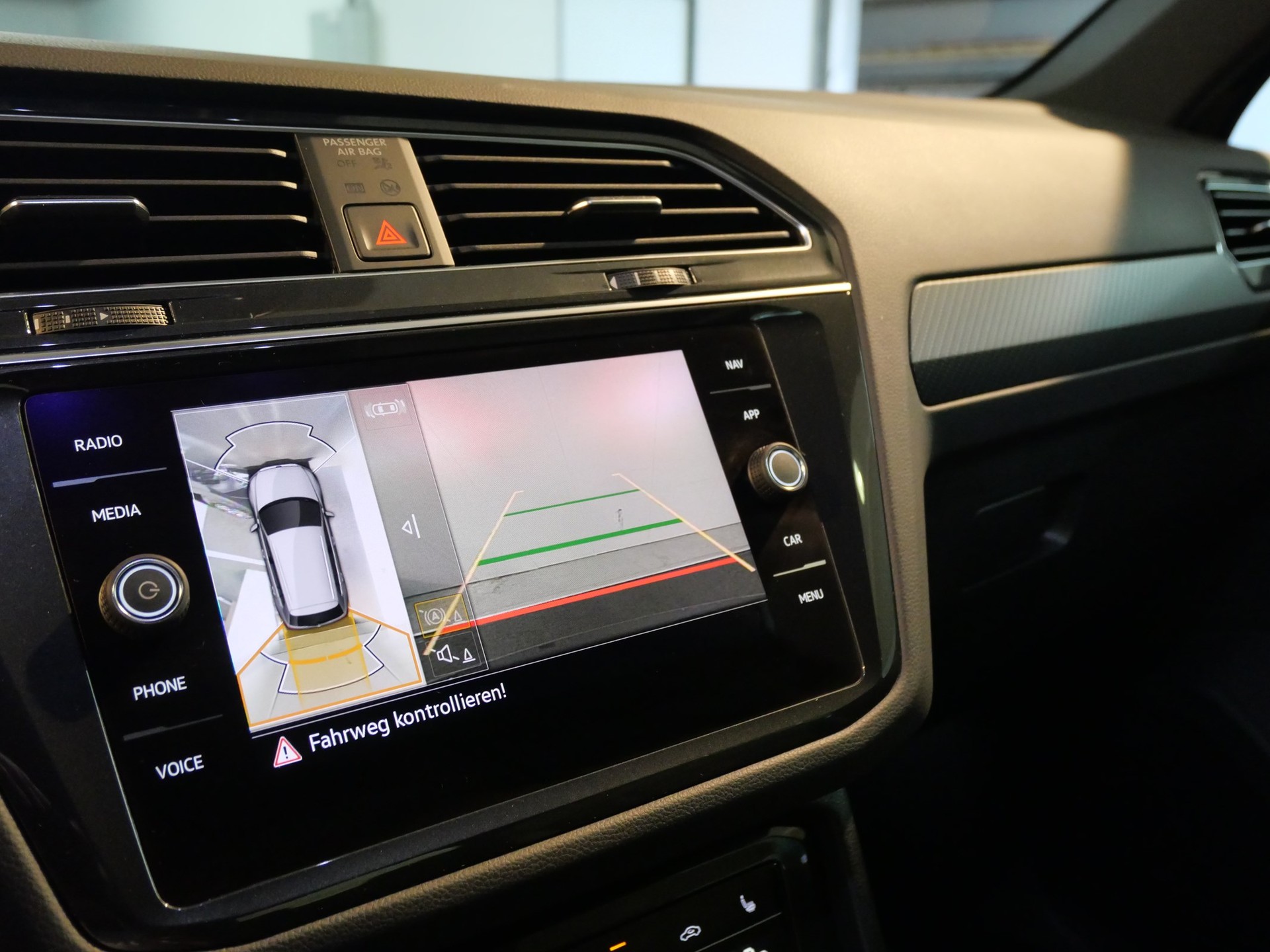VW Tiguan 2.0TSI R-Line 4Motion DSG-image-23