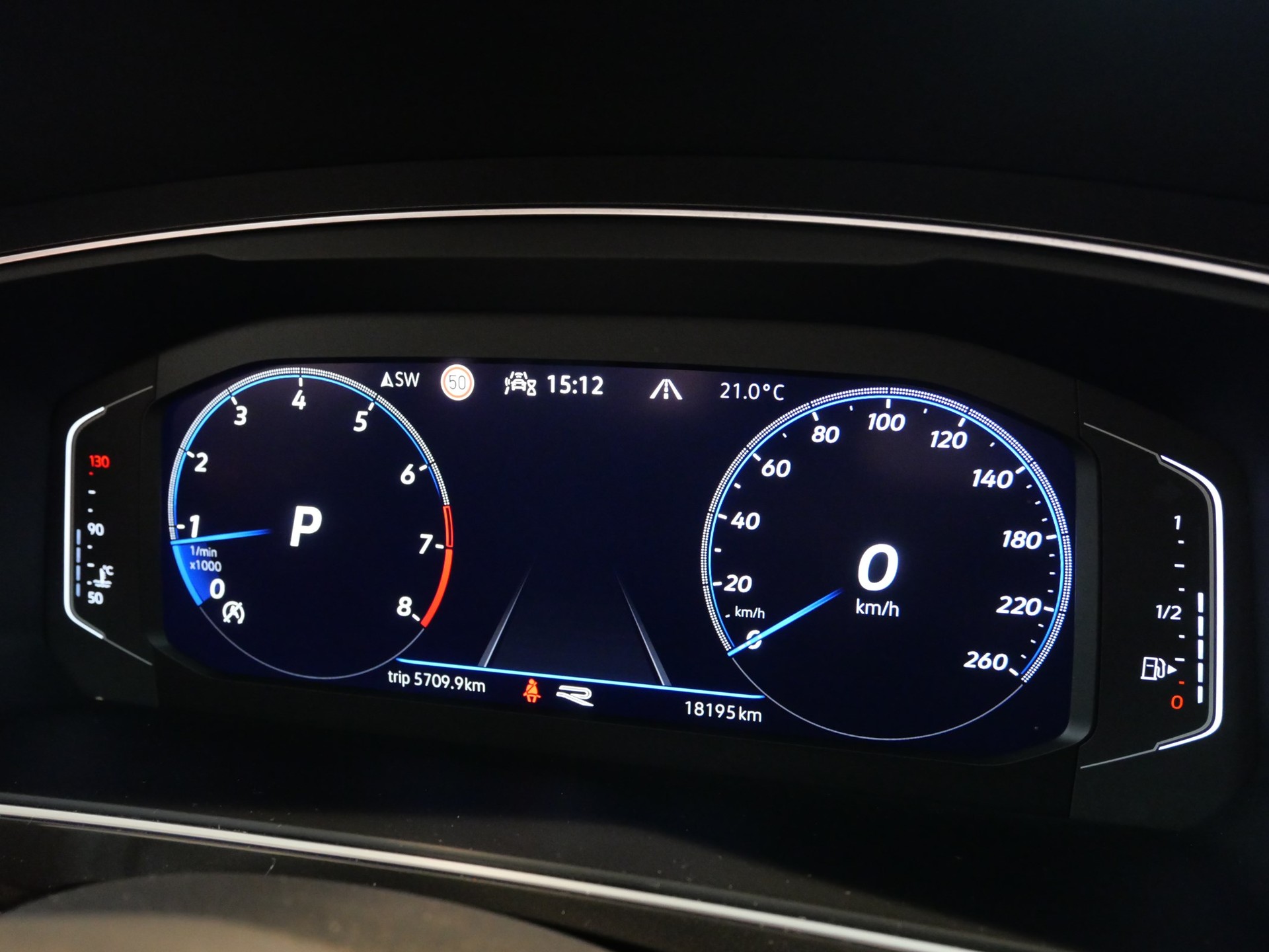 VW Tiguan 2.0TSI R-Line 4Motion DSG-image-18