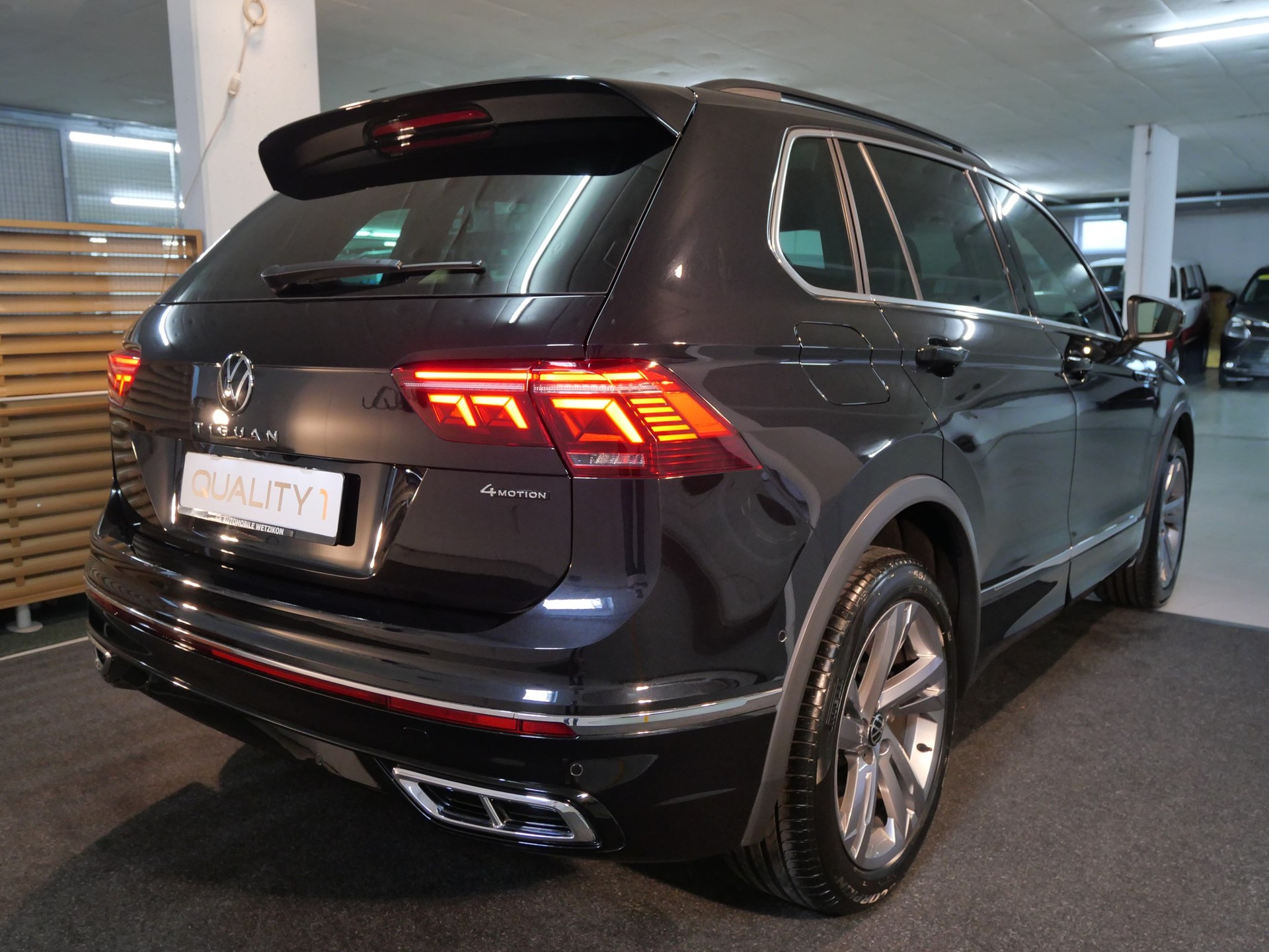 VW Tiguan 2.0TSI R-Line 4Motion DSG-image-6