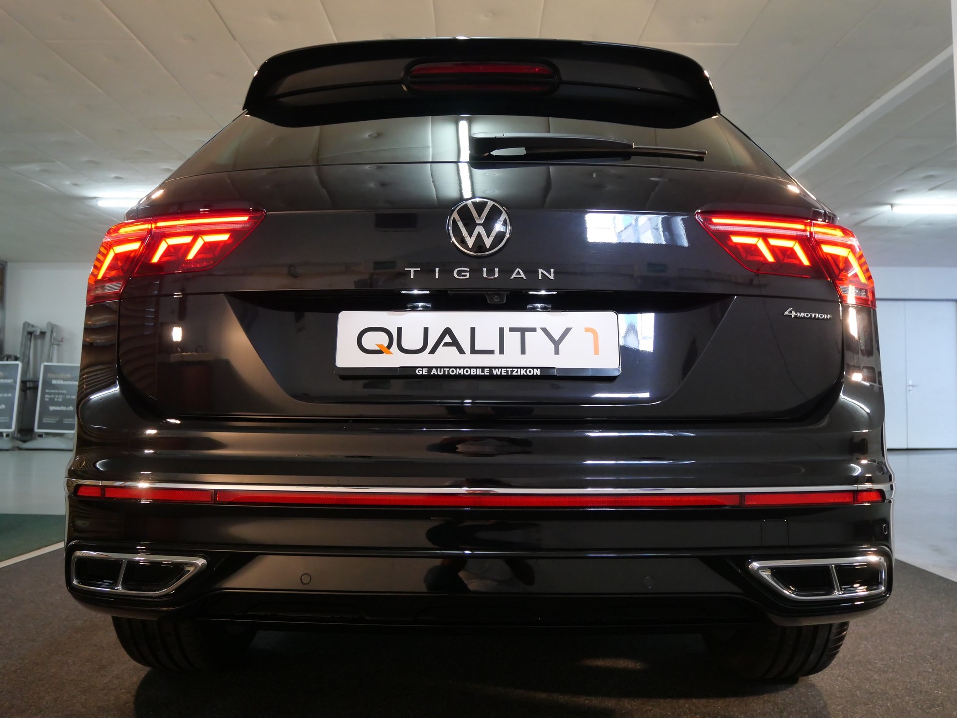 VW Tiguan 2.0TSI R-Line 4Motion DSG-image-10