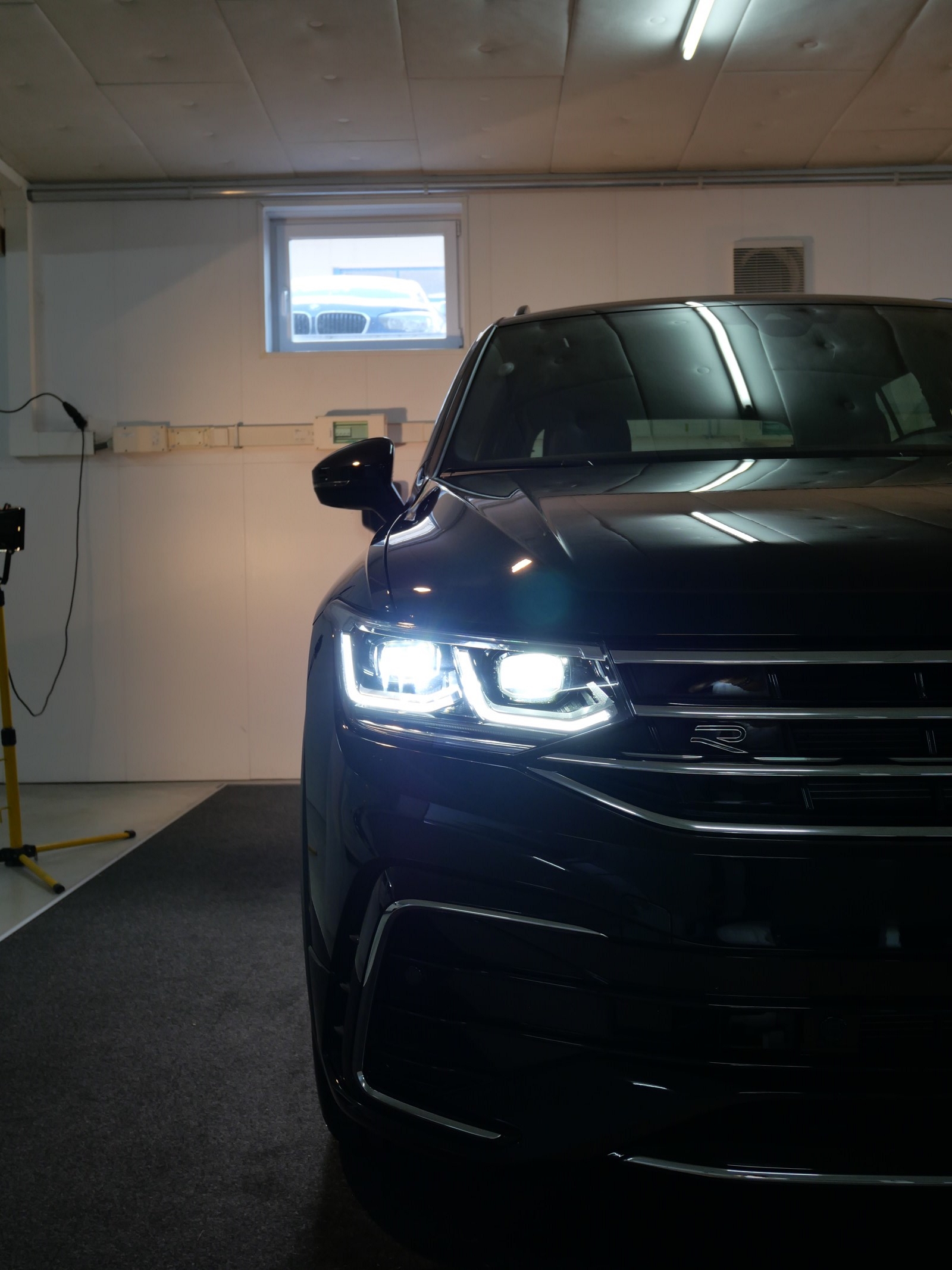 VW Tiguan 2.0TSI R-Line 4Motion DSG-image-3