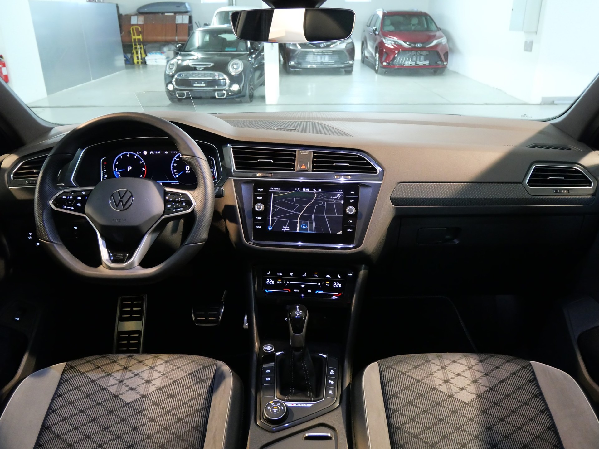 VW Tiguan 2.0TSI R-Line 4Motion DSG-image-17