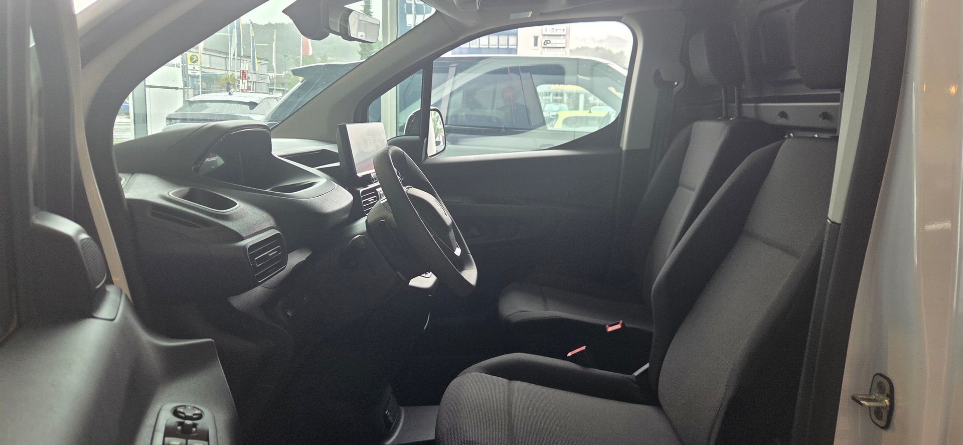 PEUGEOT Partner 1.5 Blue HDi Standard 1000kg EAT8-image-4