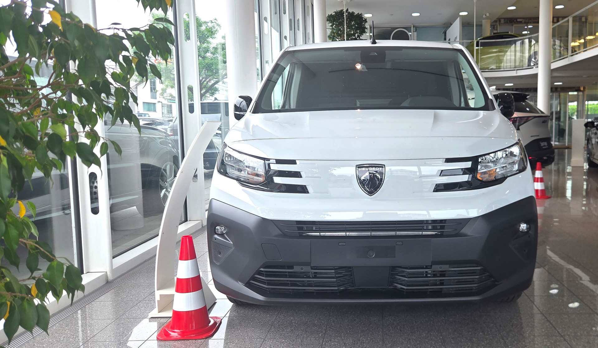 PEUGEOT Partner 1.5 Blue HDi Standard 1000kg EAT8-showroom-element-2