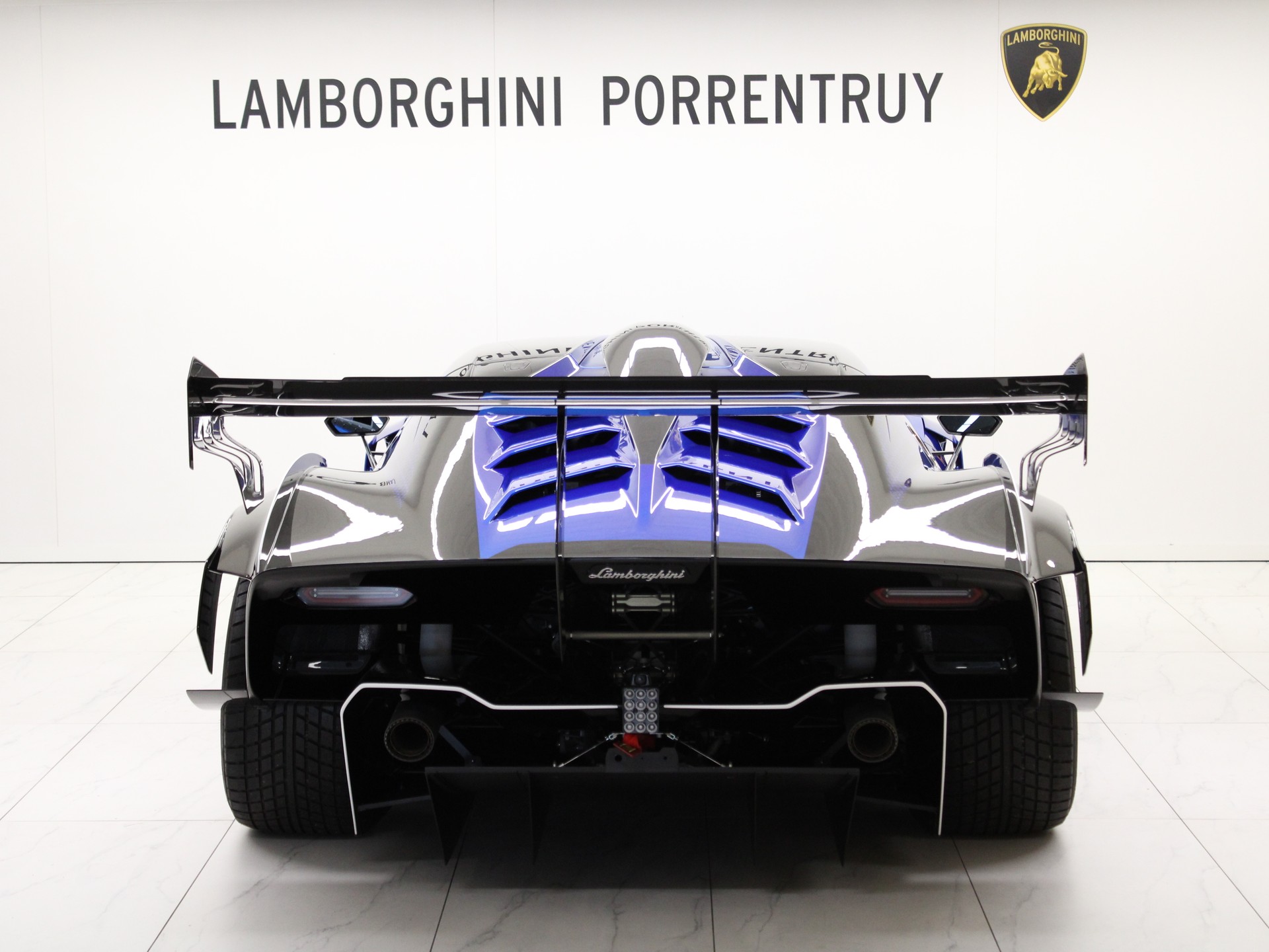 LAMBORGHINI SCV12-image-3