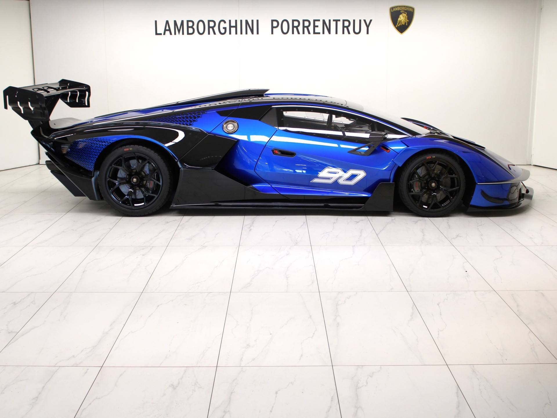 LAMBORGHINI SCV12-image-1