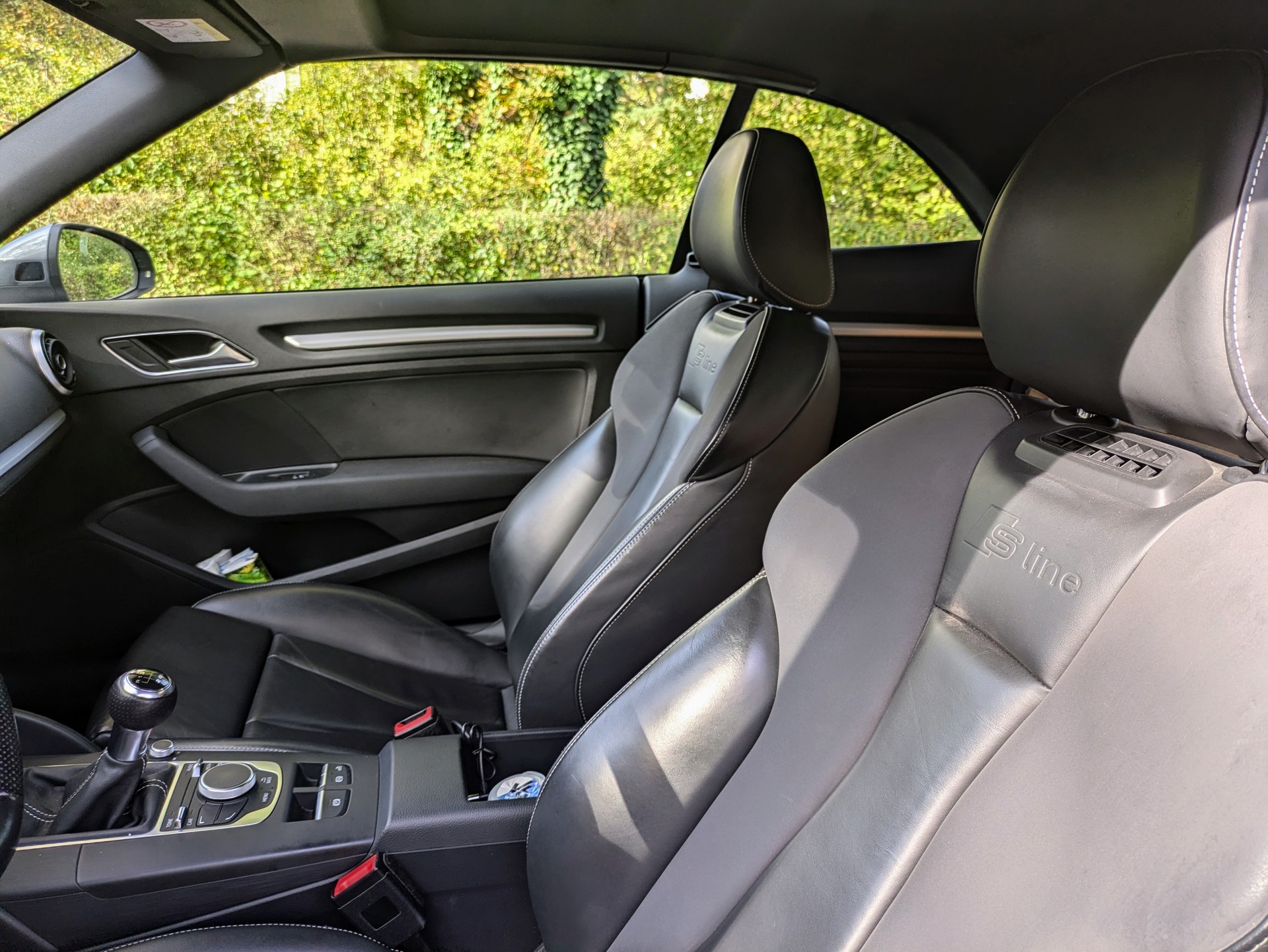 AUDI A3 Cabriolet 2.0 TDI Ambiente-image-2