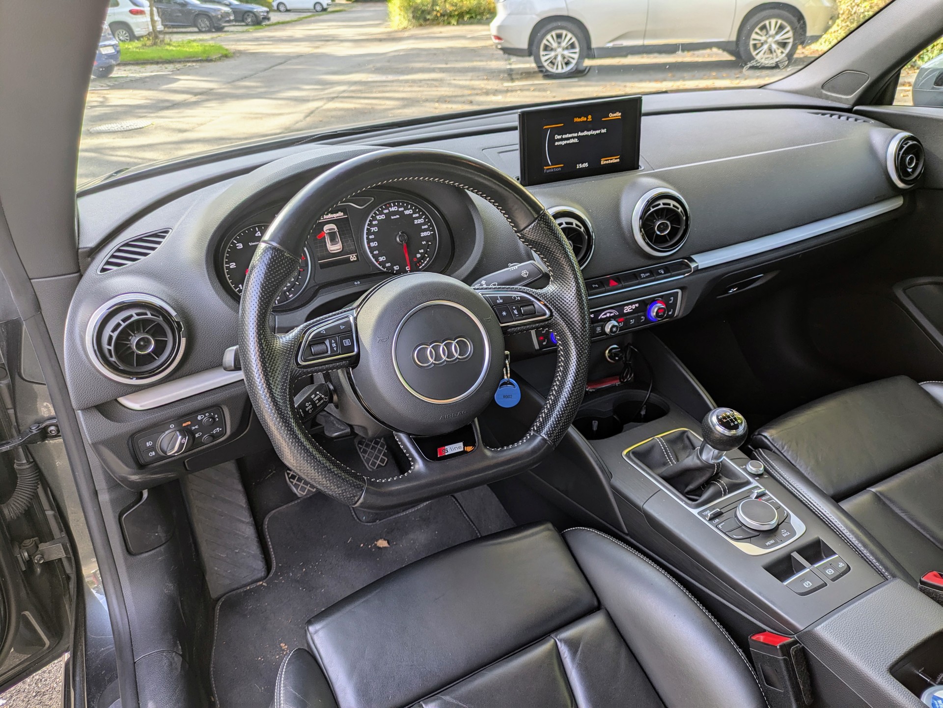 AUDI A3 Cabriolet 2.0 TDI Ambiente-image-1