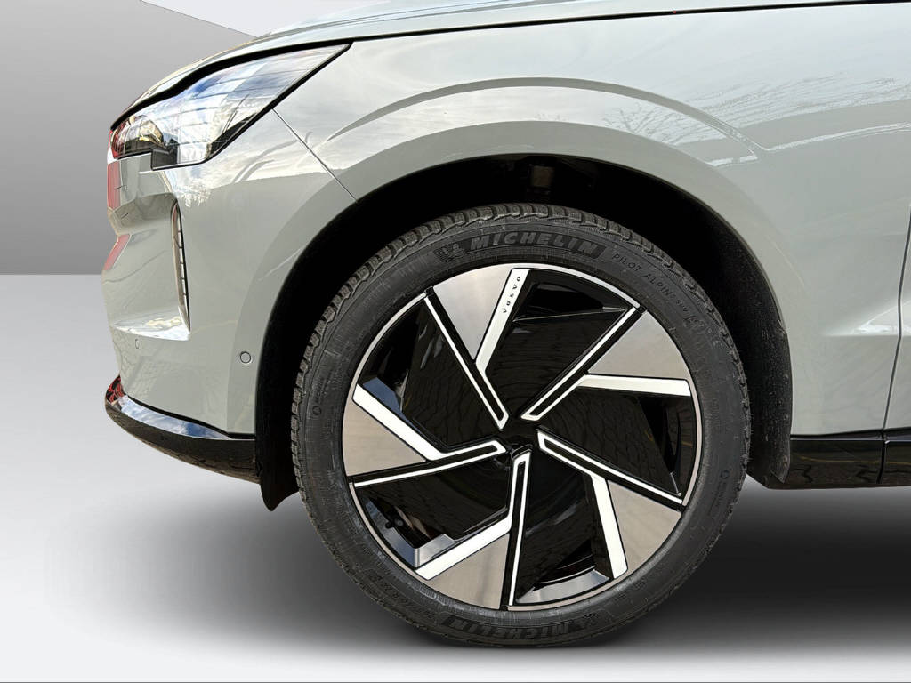 VOLVO EX 90 Twin Performance Ultra AWDD-image-6