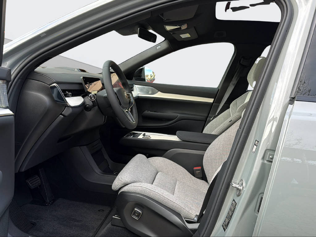 VOLVO EX 90 Twin Performance Ultra AWDD-image-9