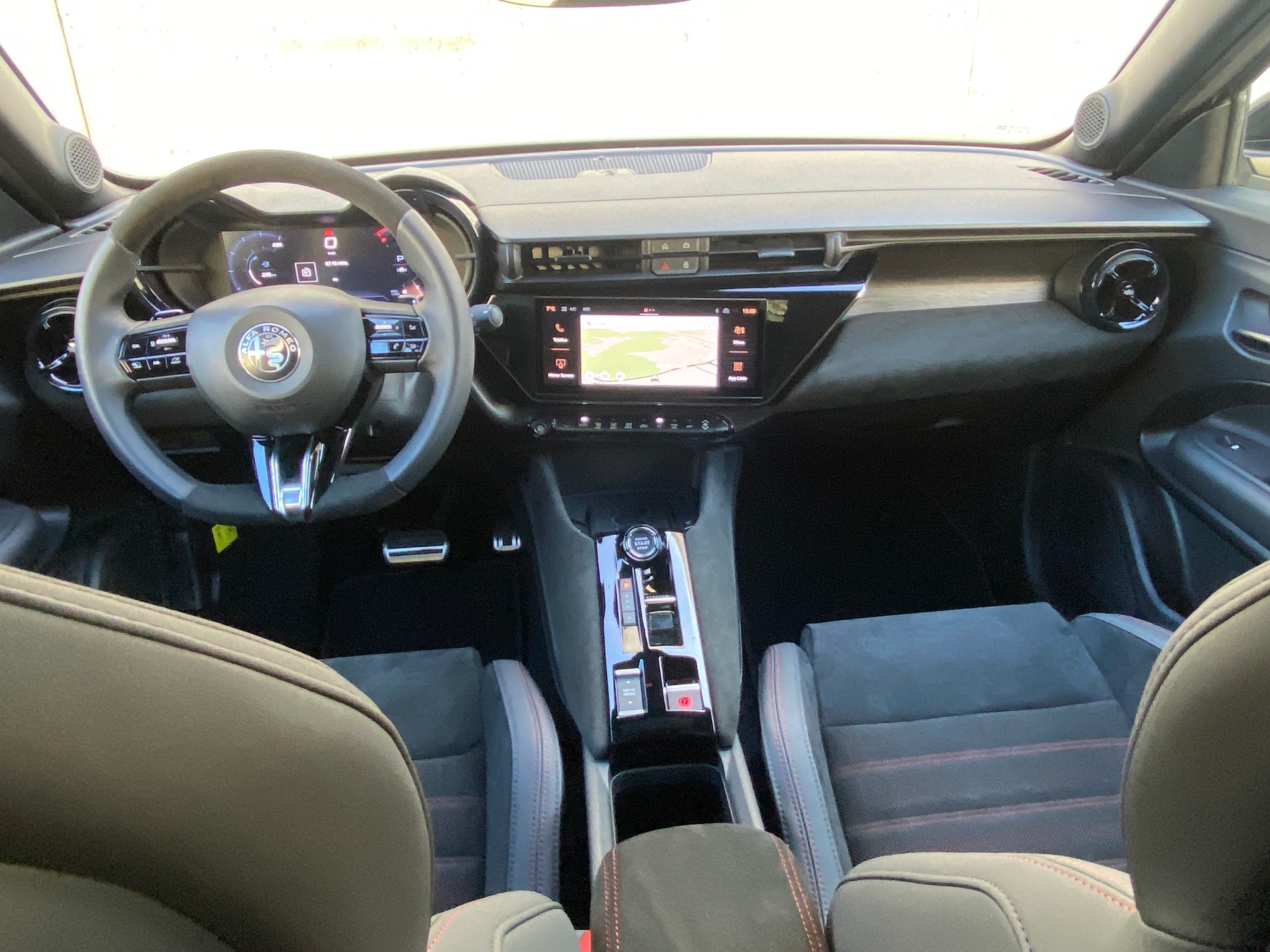 ALFA ROMEO Junior 1.2 48V Hybrid Speciale Pack Sport-image-3