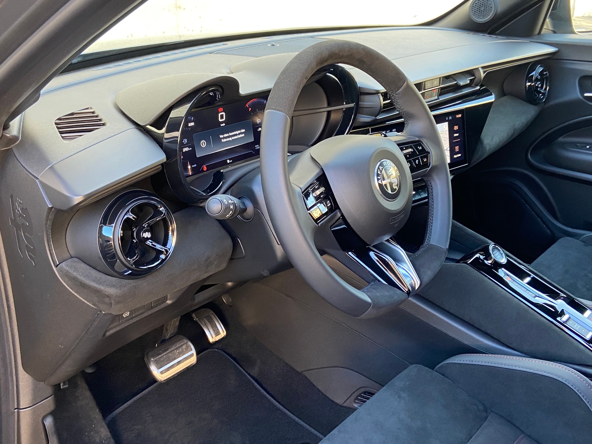 ALFA ROMEO Junior 1.2 48V Hybrid Speciale Pack Sport-image-4