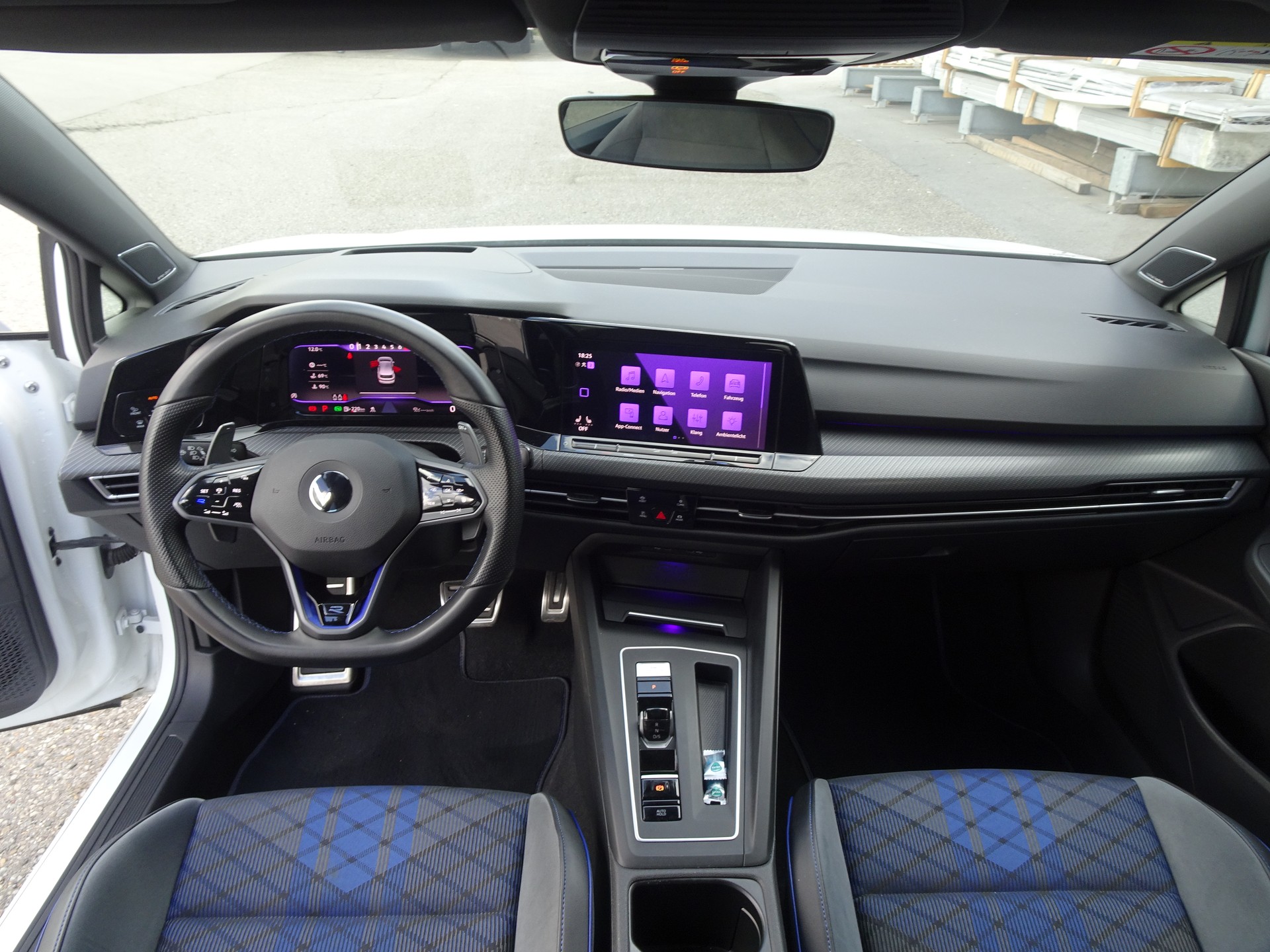 VW Golf 2.0 TSI R DSG 4Motion R Performance-image-5