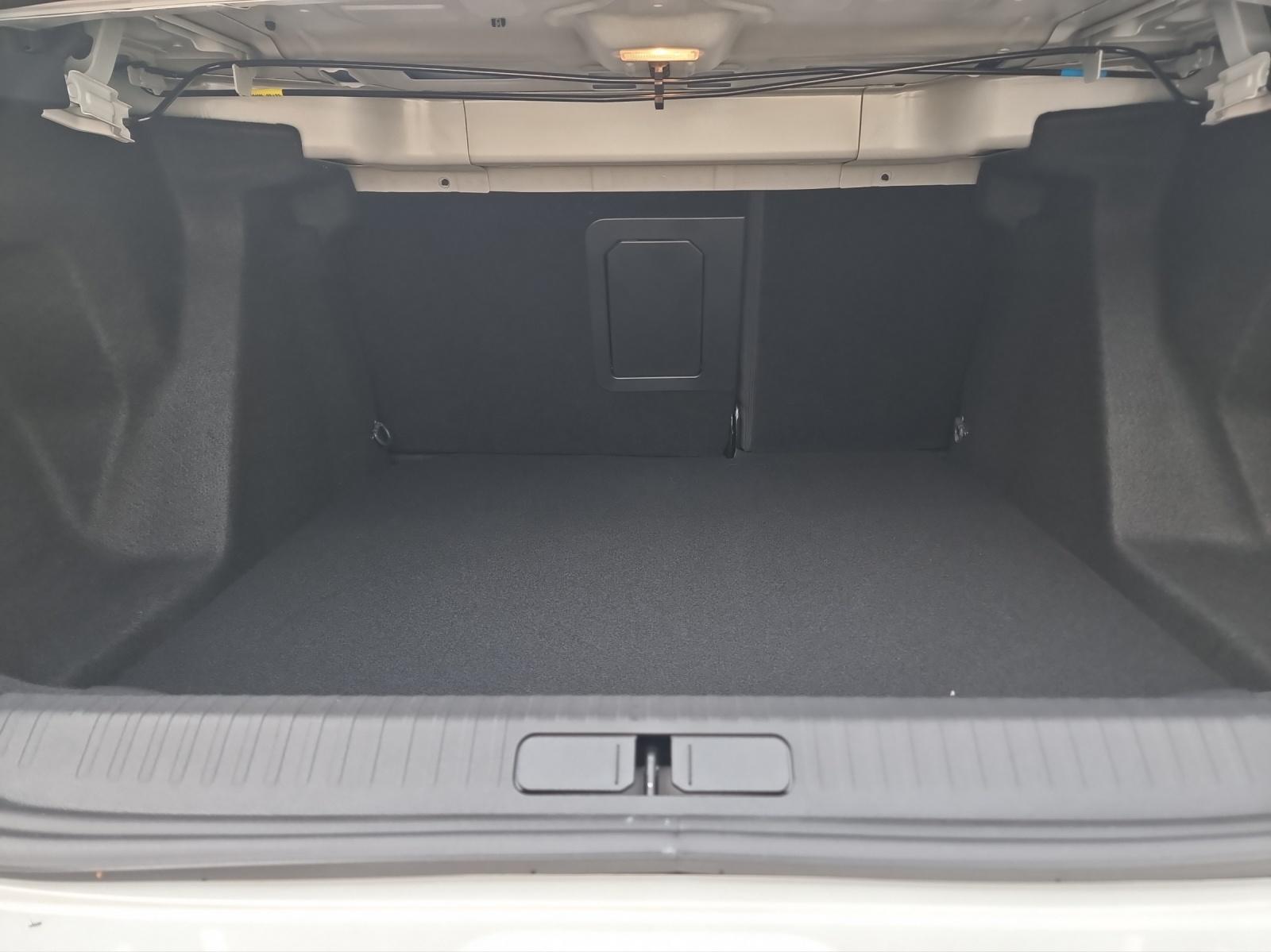 CITROEN e-C4 X Shine-image-13