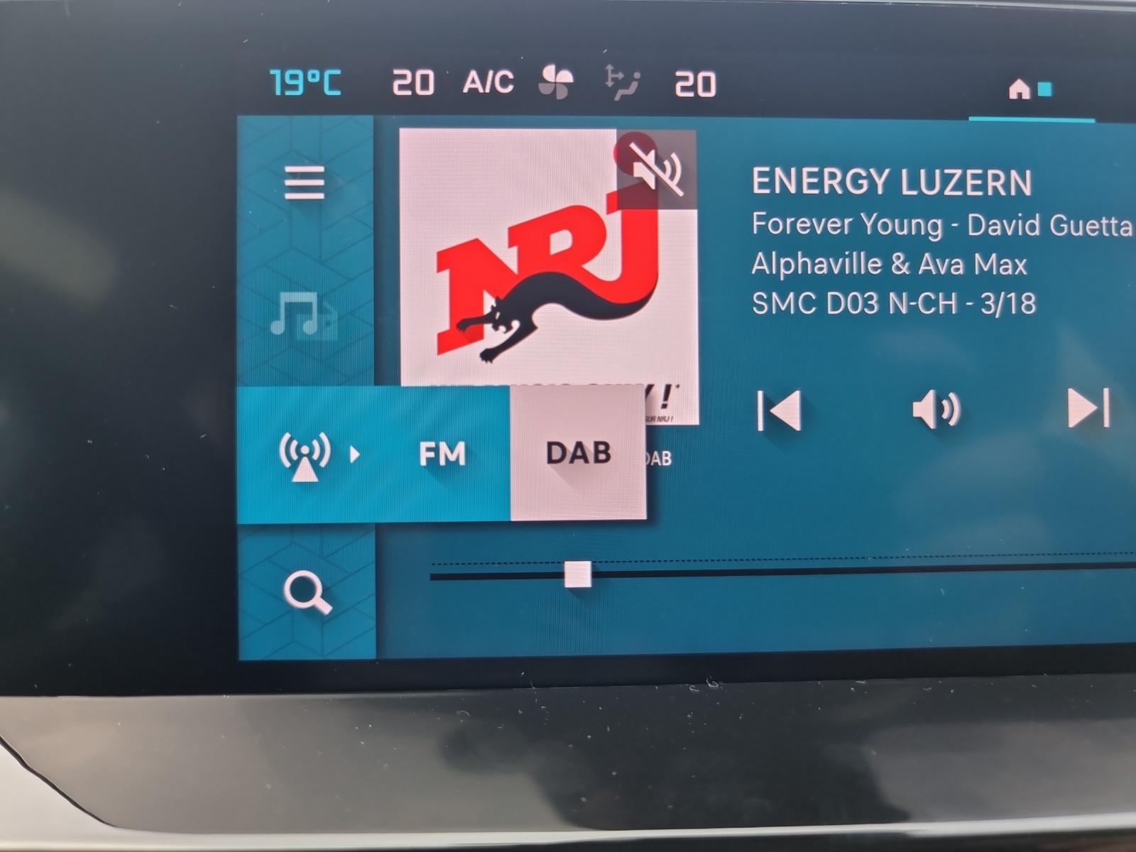 CITROEN e-C4 X Shine-image-23