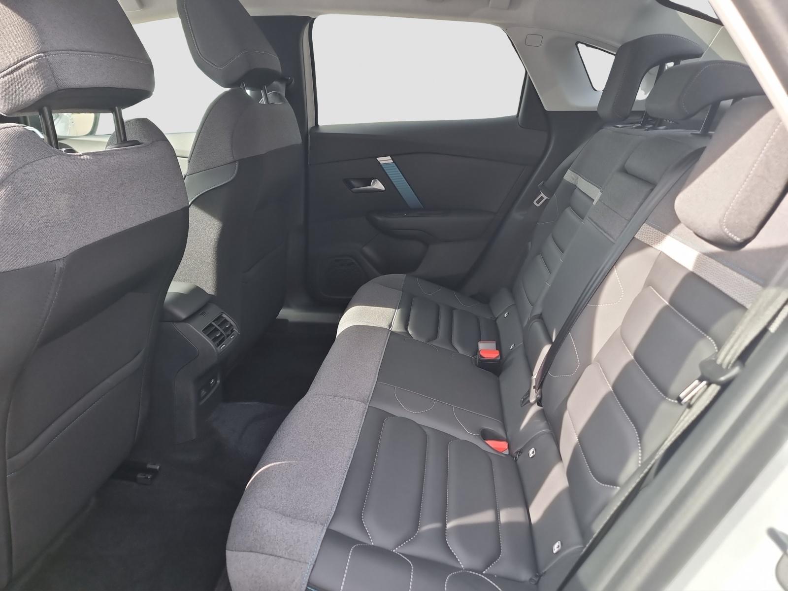 CITROEN e-C4 X Shine-image-12