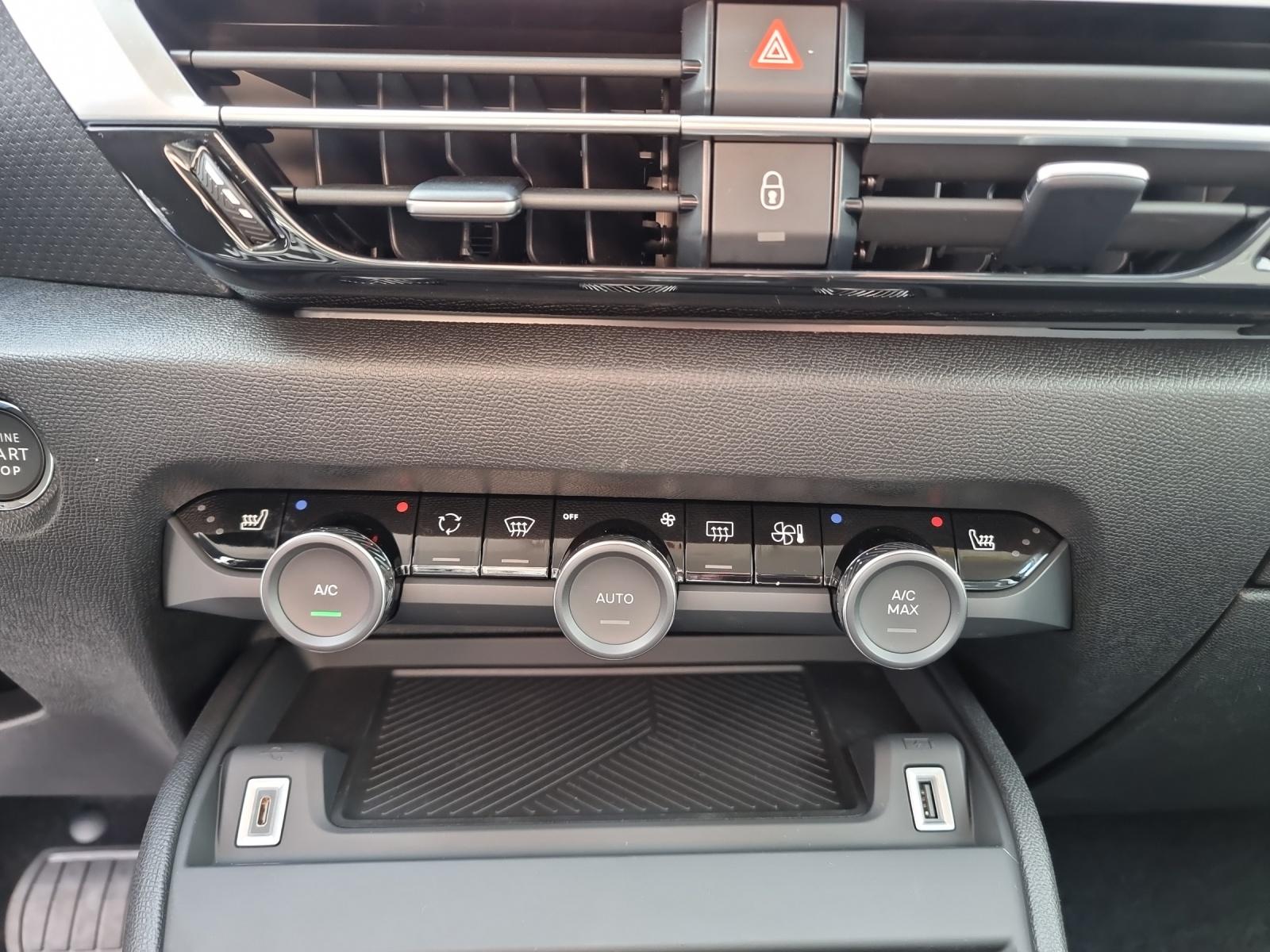 CITROEN e-C4 X Shine-image-14