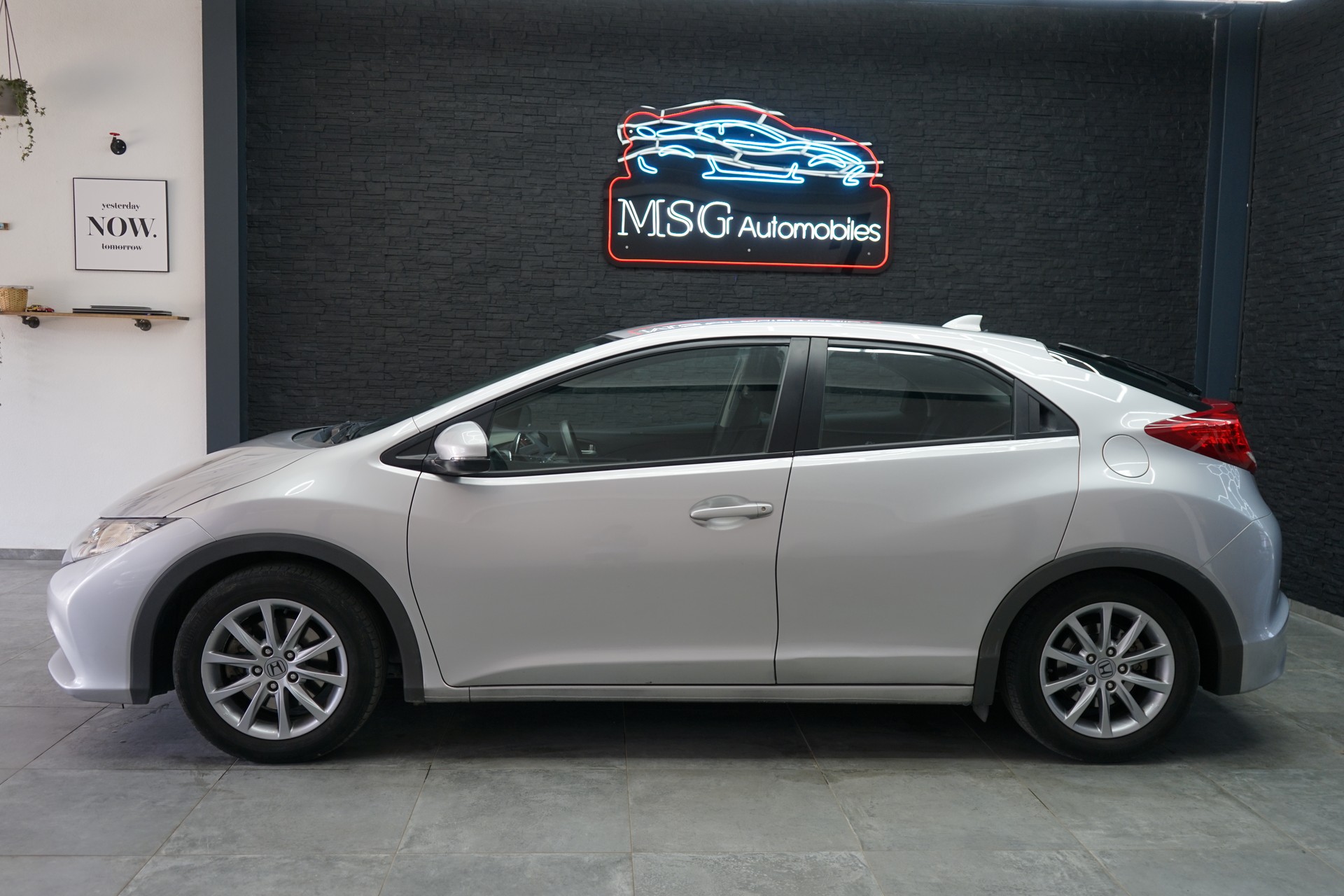 HONDA Civic 1.8i Comfort Automatic-image-1
