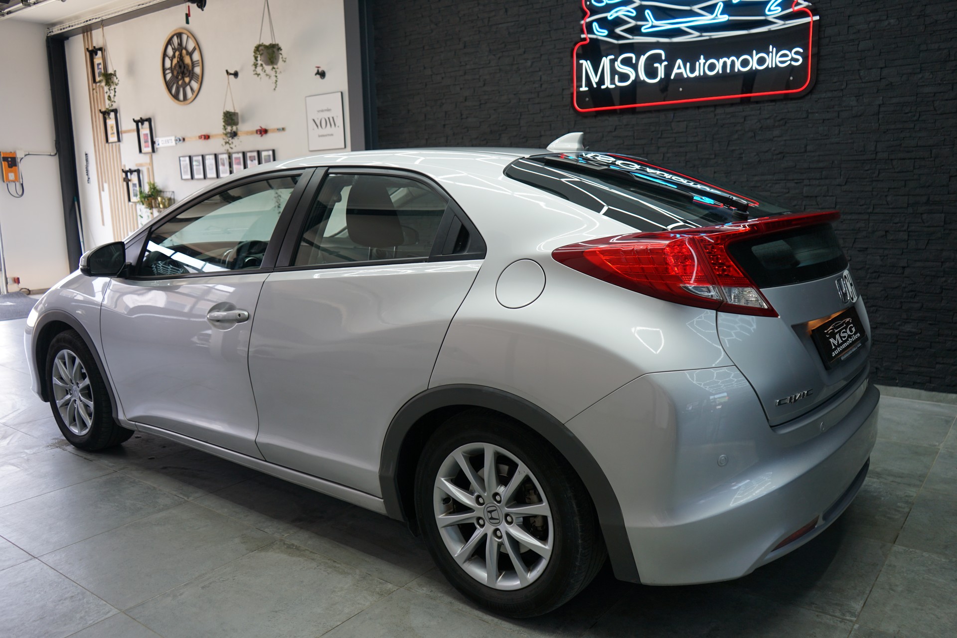 HONDA Civic 1.8i Comfort Automatic-image-2