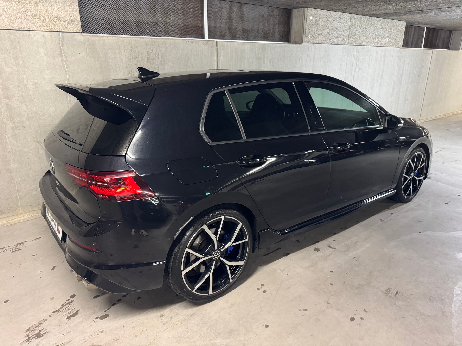 VW Golf 2.0 TSI R DSG 4Motion-image-5