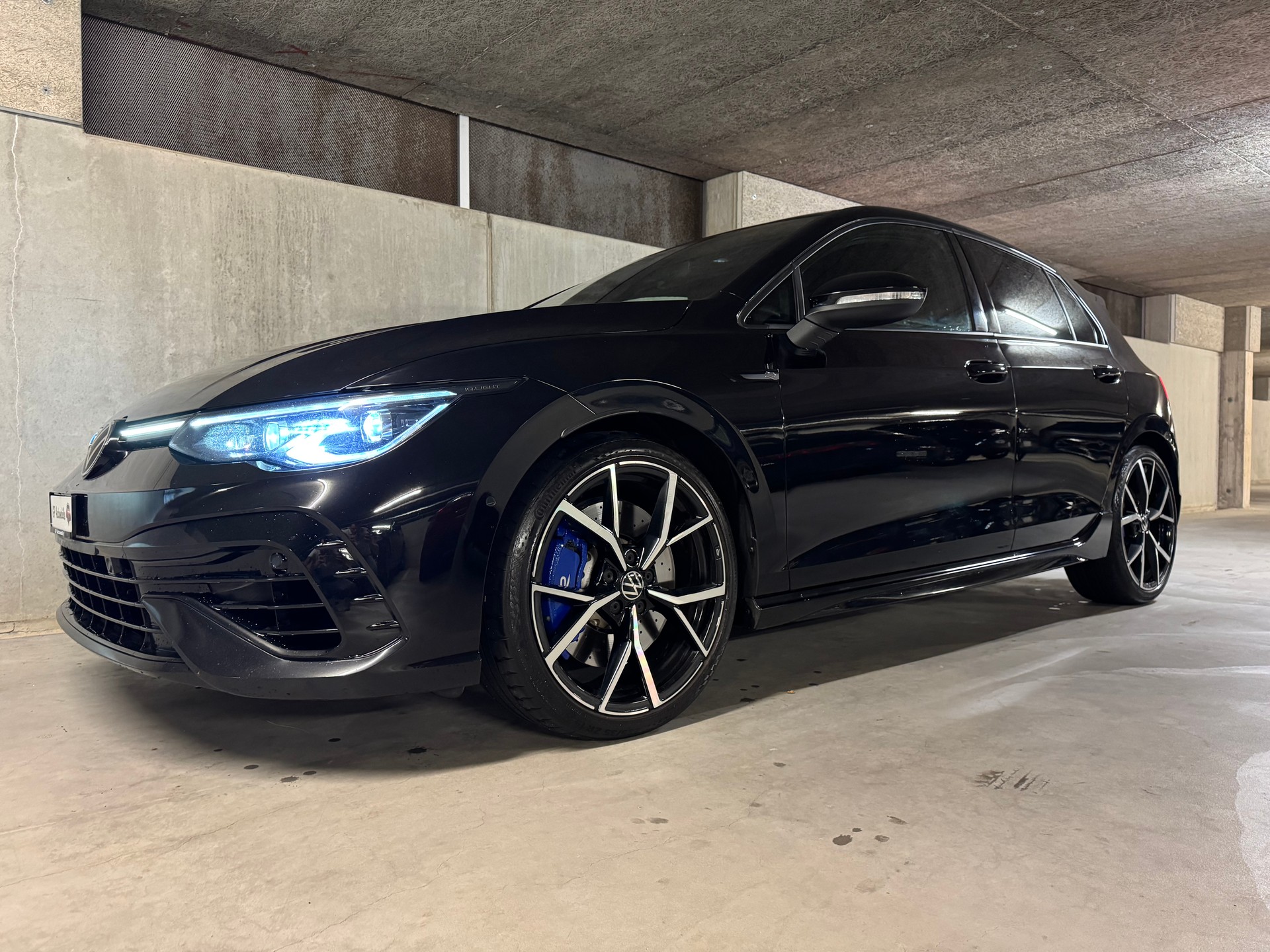 VW Golf 2.0 TSI R DSG 4Motion-image-8