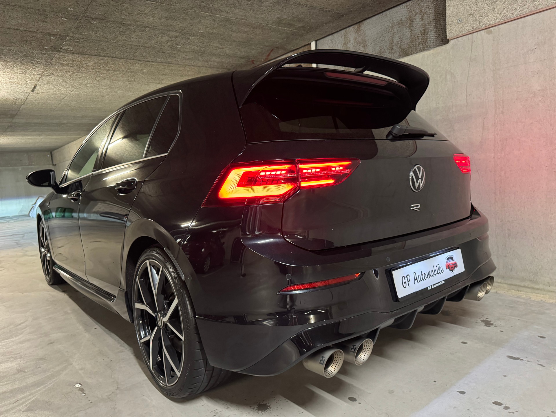 VW Golf 2.0 TSI R DSG 4Motion-image-15