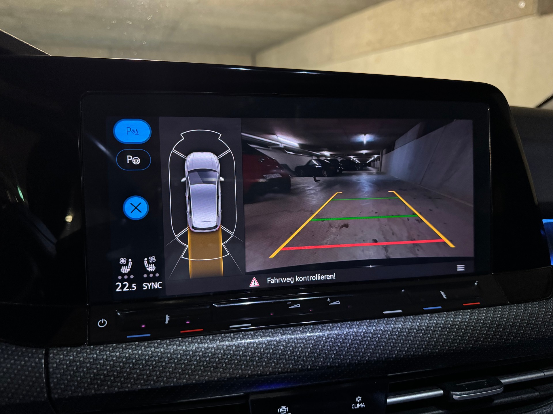VW Golf 2.0 TSI R DSG 4Motion-image-27