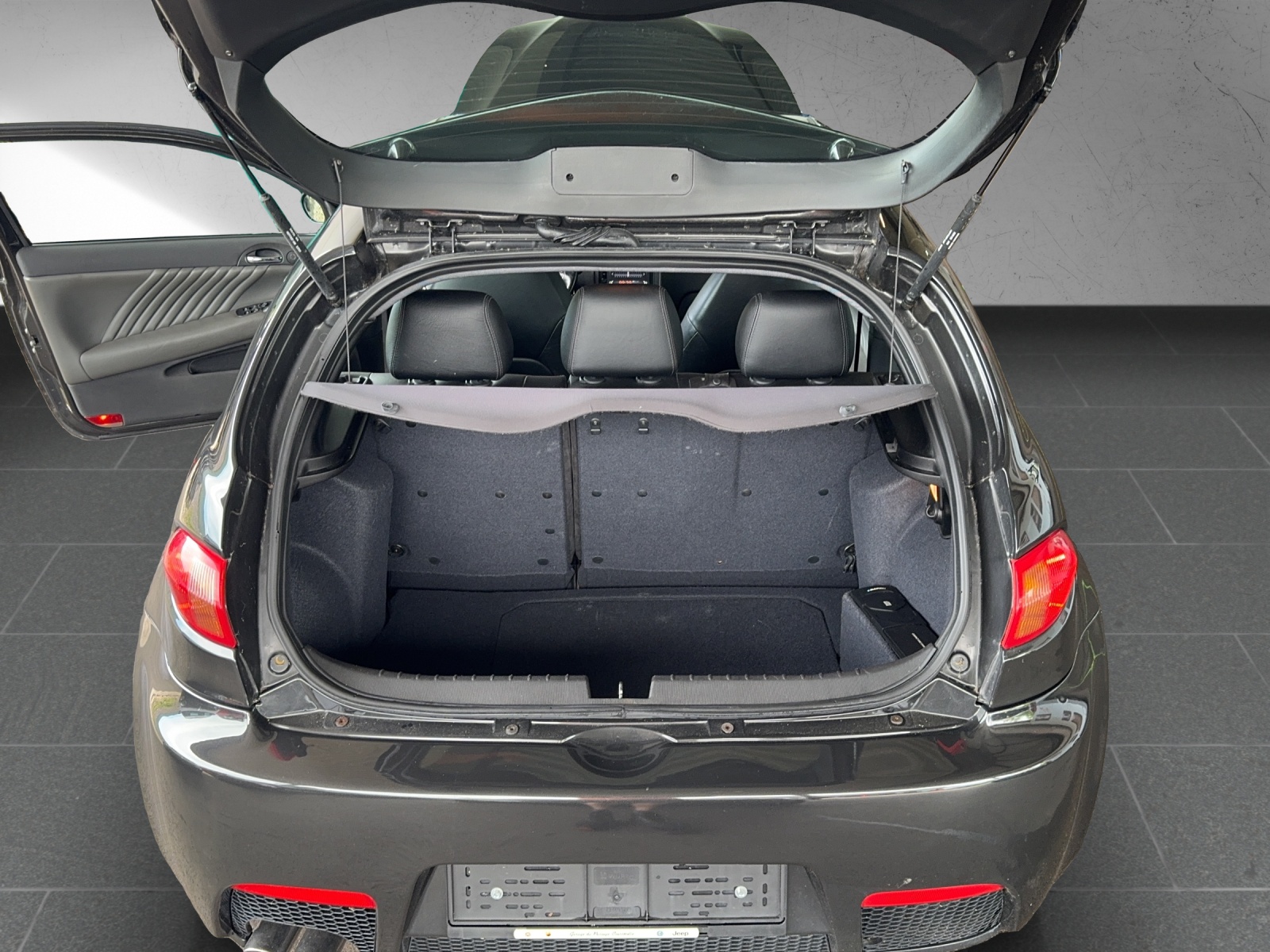 ALFA ROMEO 147 3.2 GTA-image-11