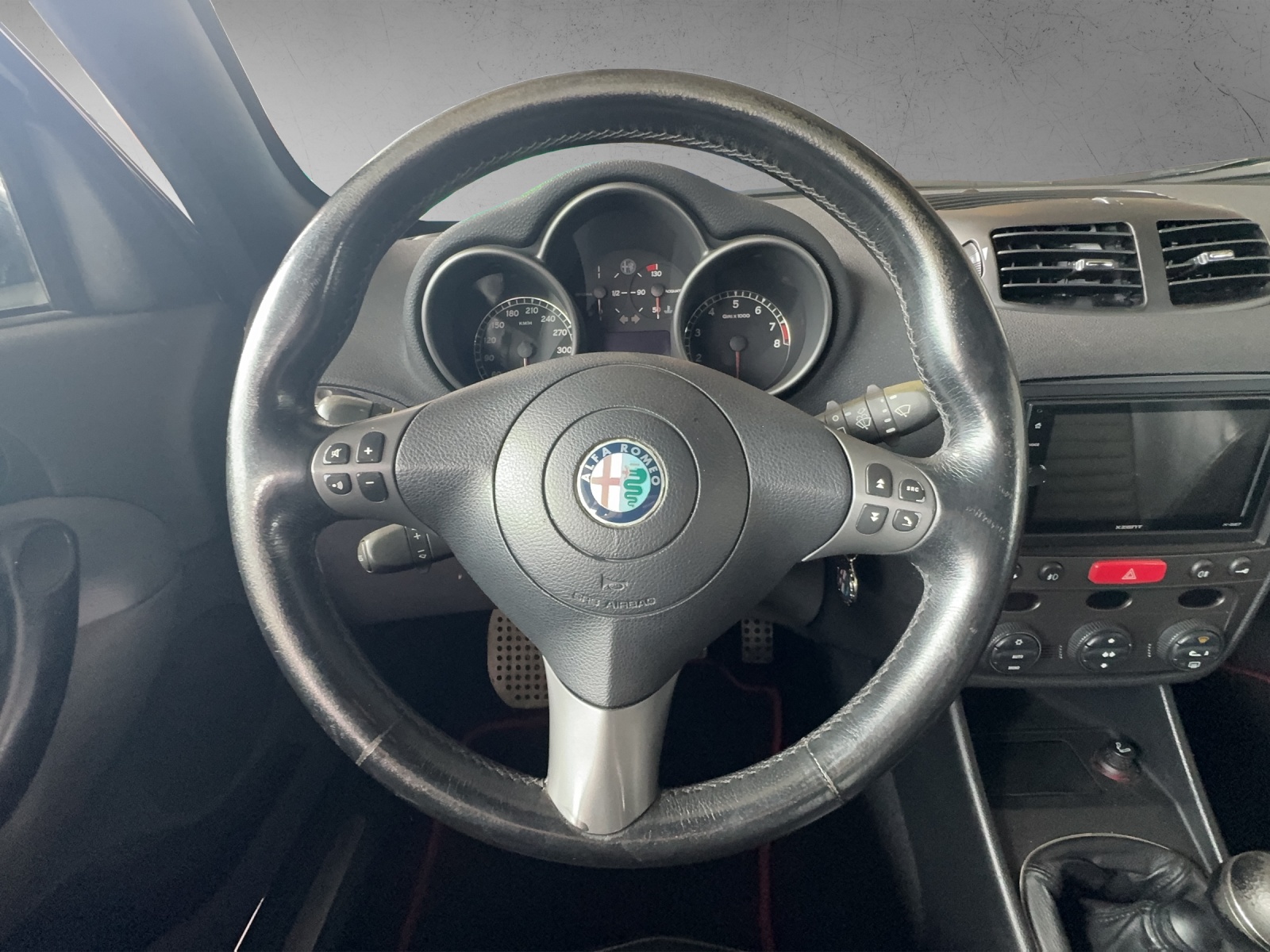 ALFA ROMEO 147 3.2 GTA-image-8