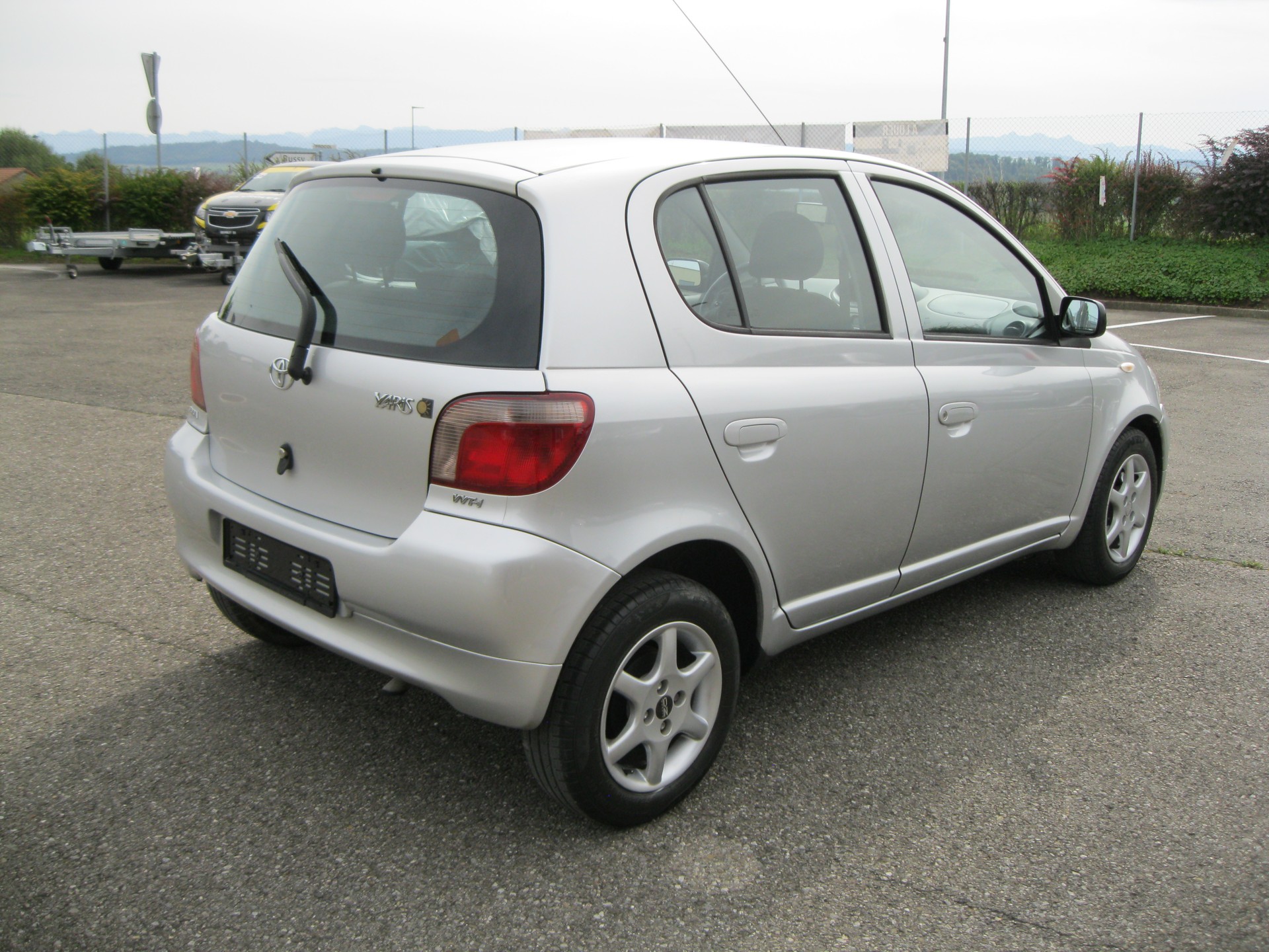 TOYOTA Yaris 1.3 Linea Sol-image-1