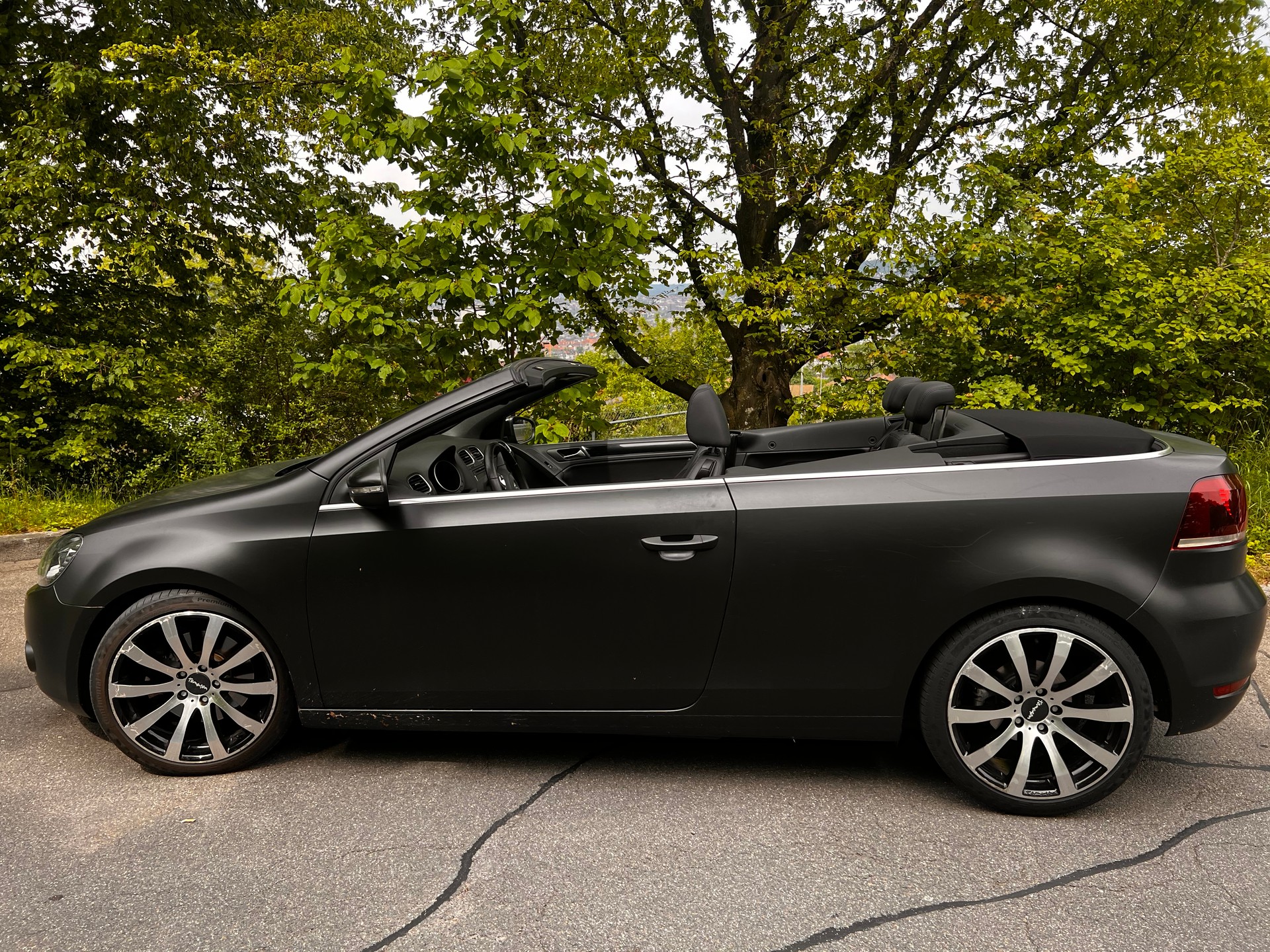 VW Golf Cabrio 2.0 TDI BMT DSG-image-3