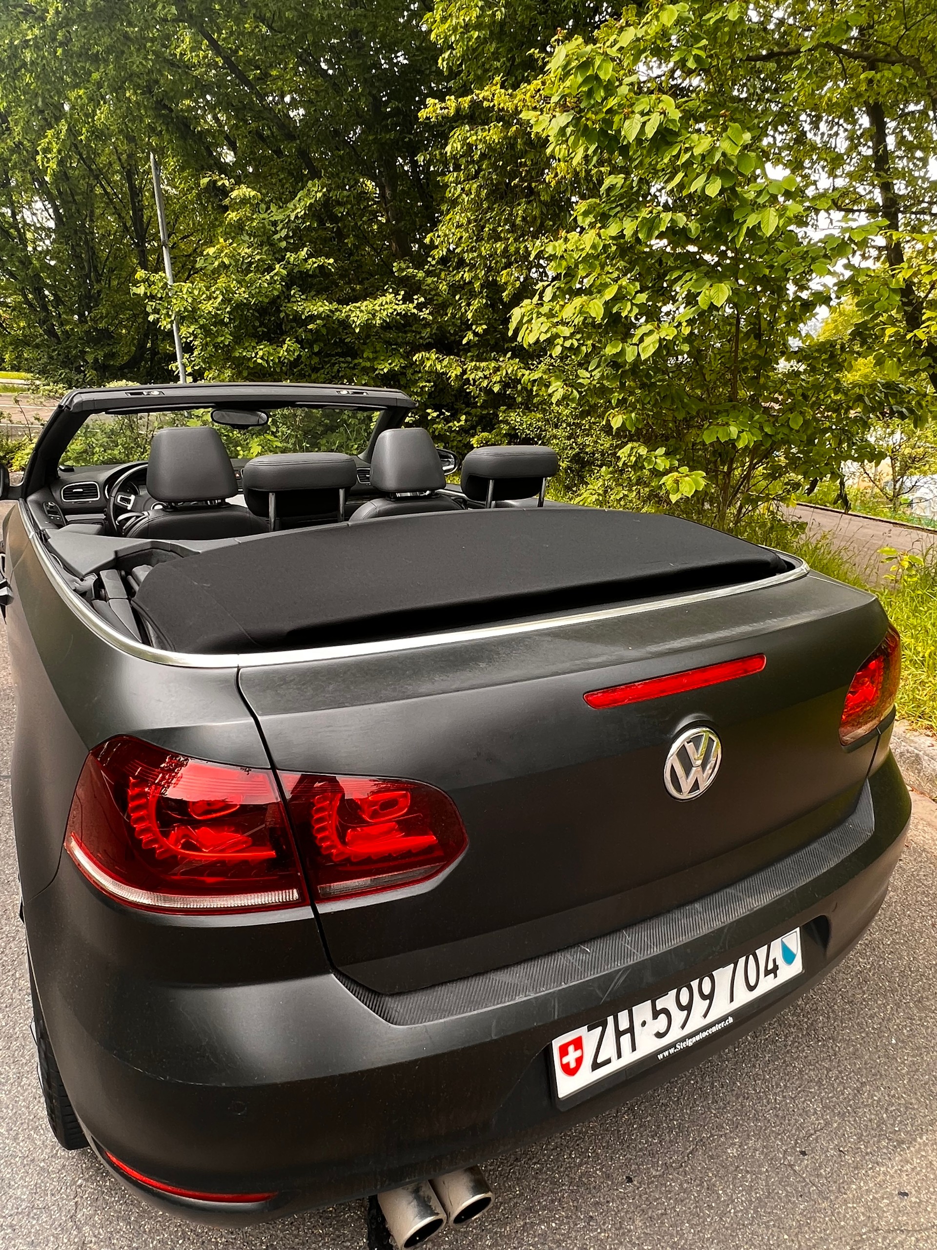 VW Golf Cabrio 2.0 TDI BMT DSG-image-0